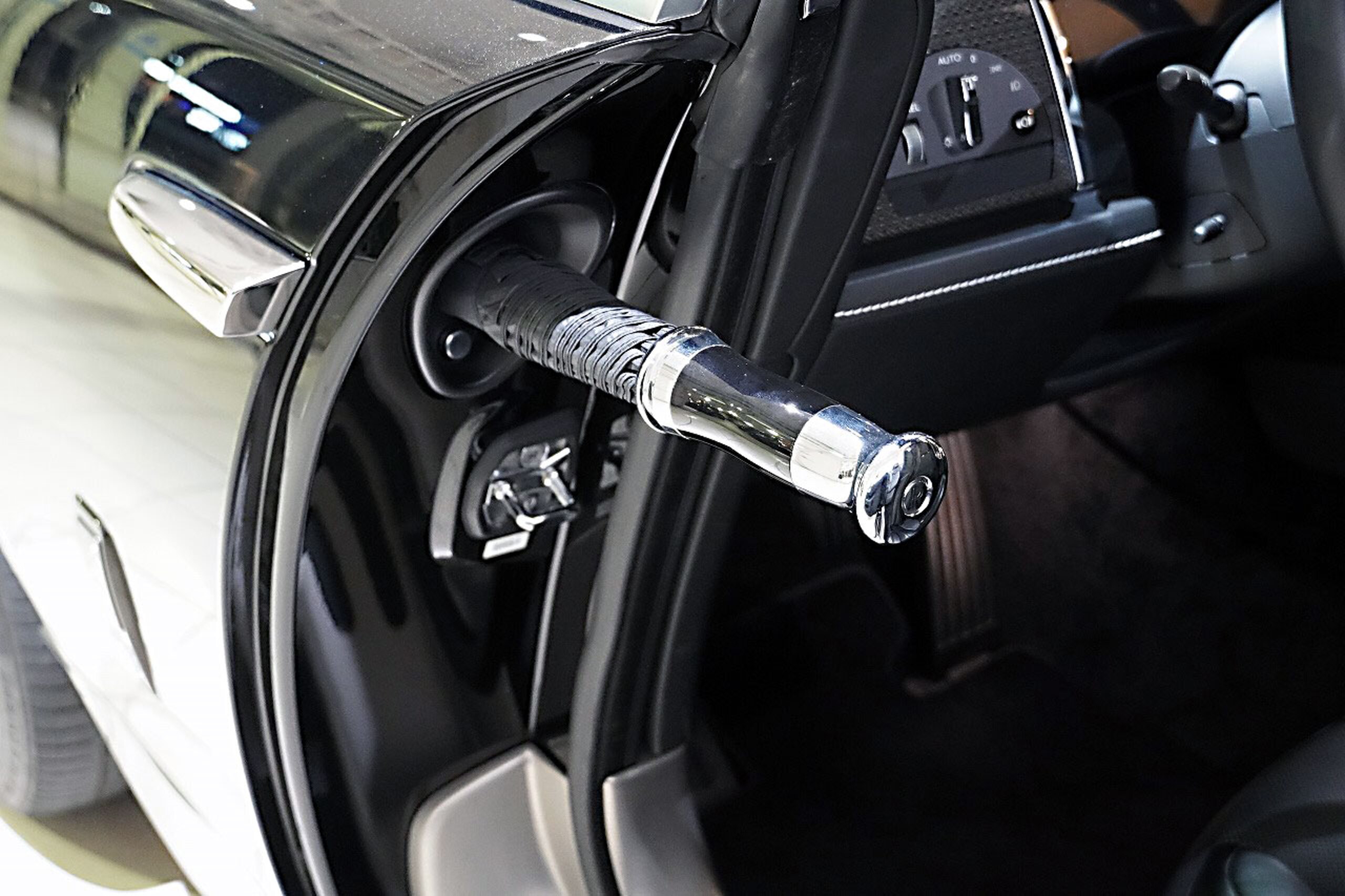 2019 Rolls-Royce Dawn Black Badge — Photo 17 / 25