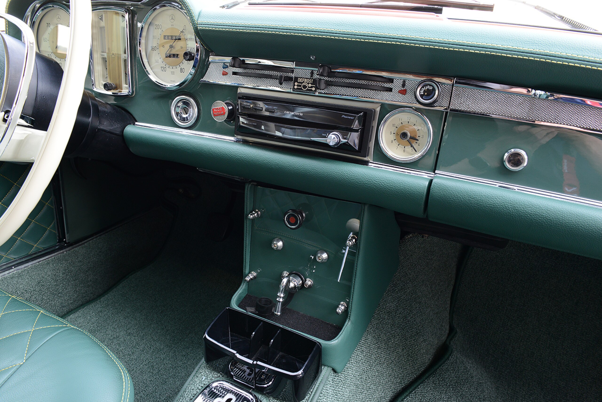 1969 Mercedes Benz 280SL — Photo 11 / 22