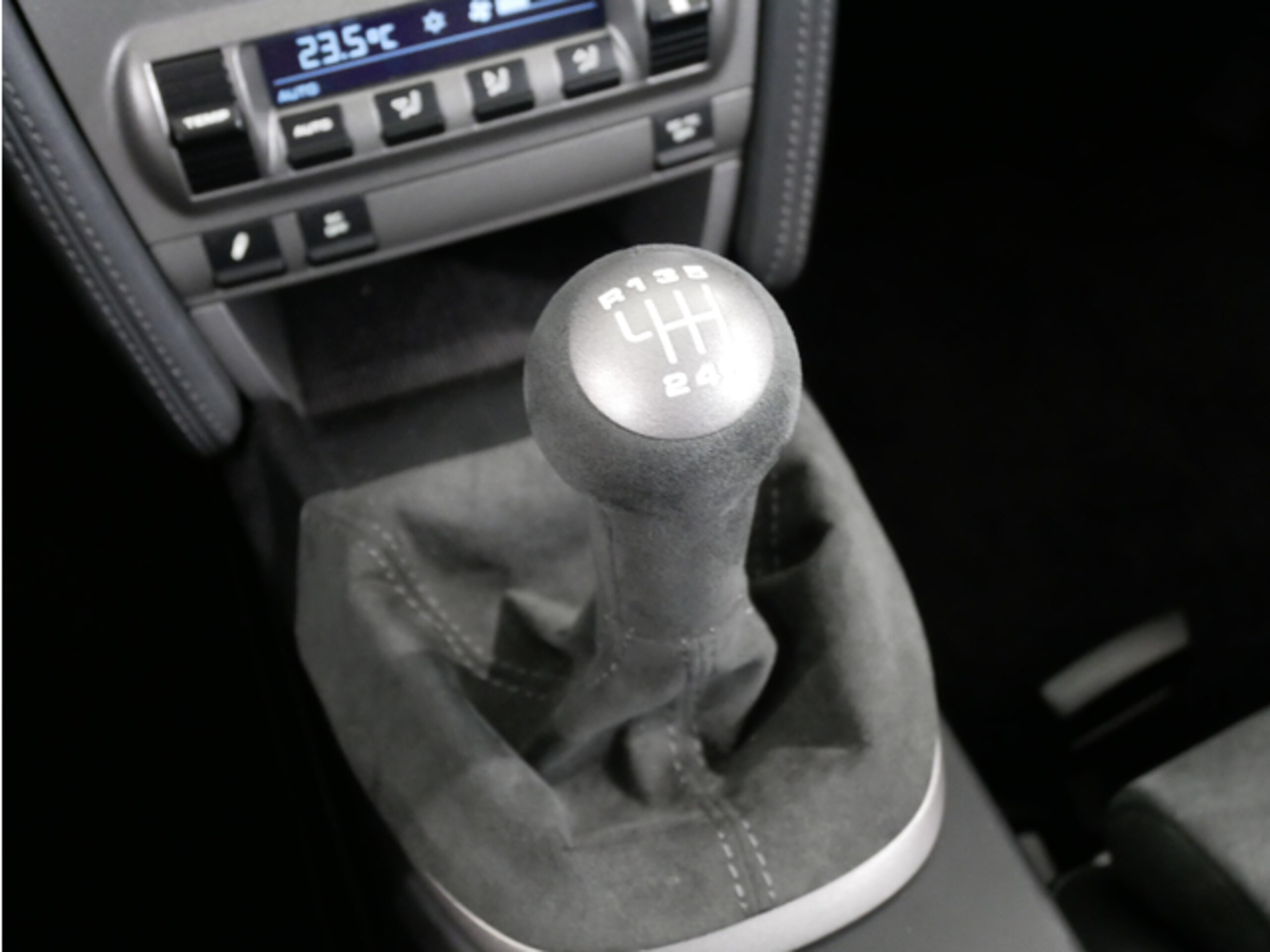 2008 Porsche 911 GT2 — Photo 14 / 18
