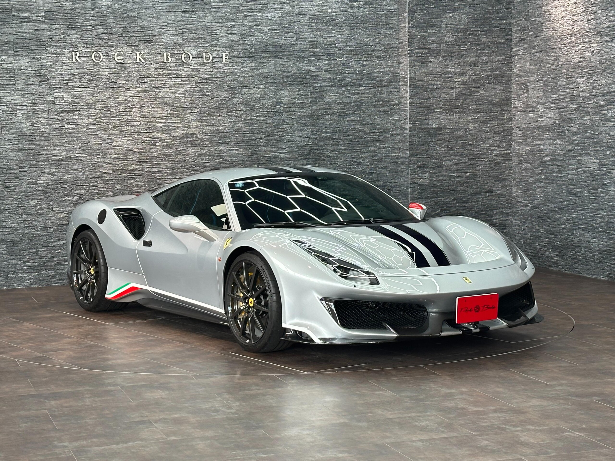 2020 Ferrari 488 Pista Carbon racing seats for sale in Japan