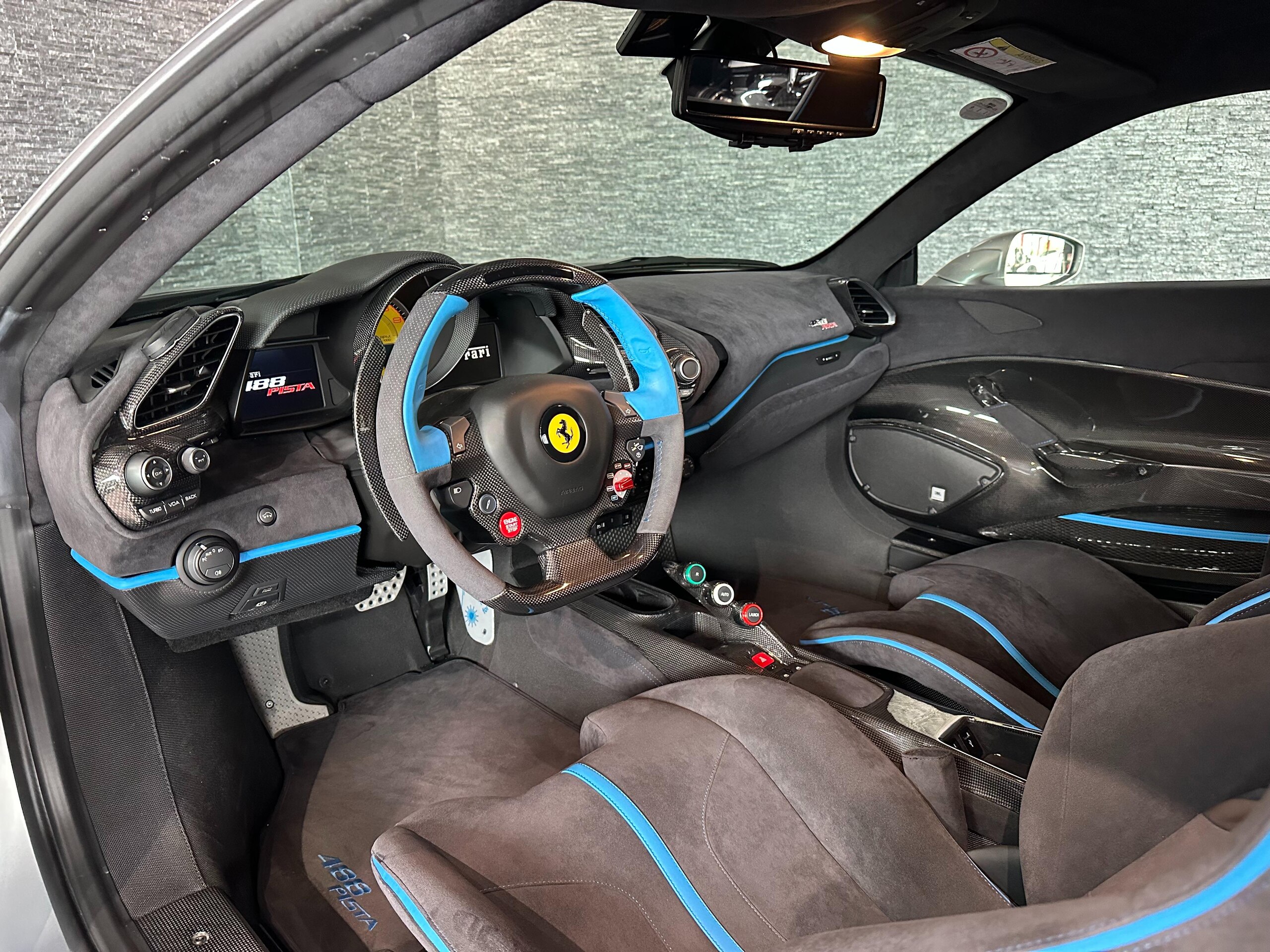 2020 Ferrari 488 Pista — Photo 8 / 34