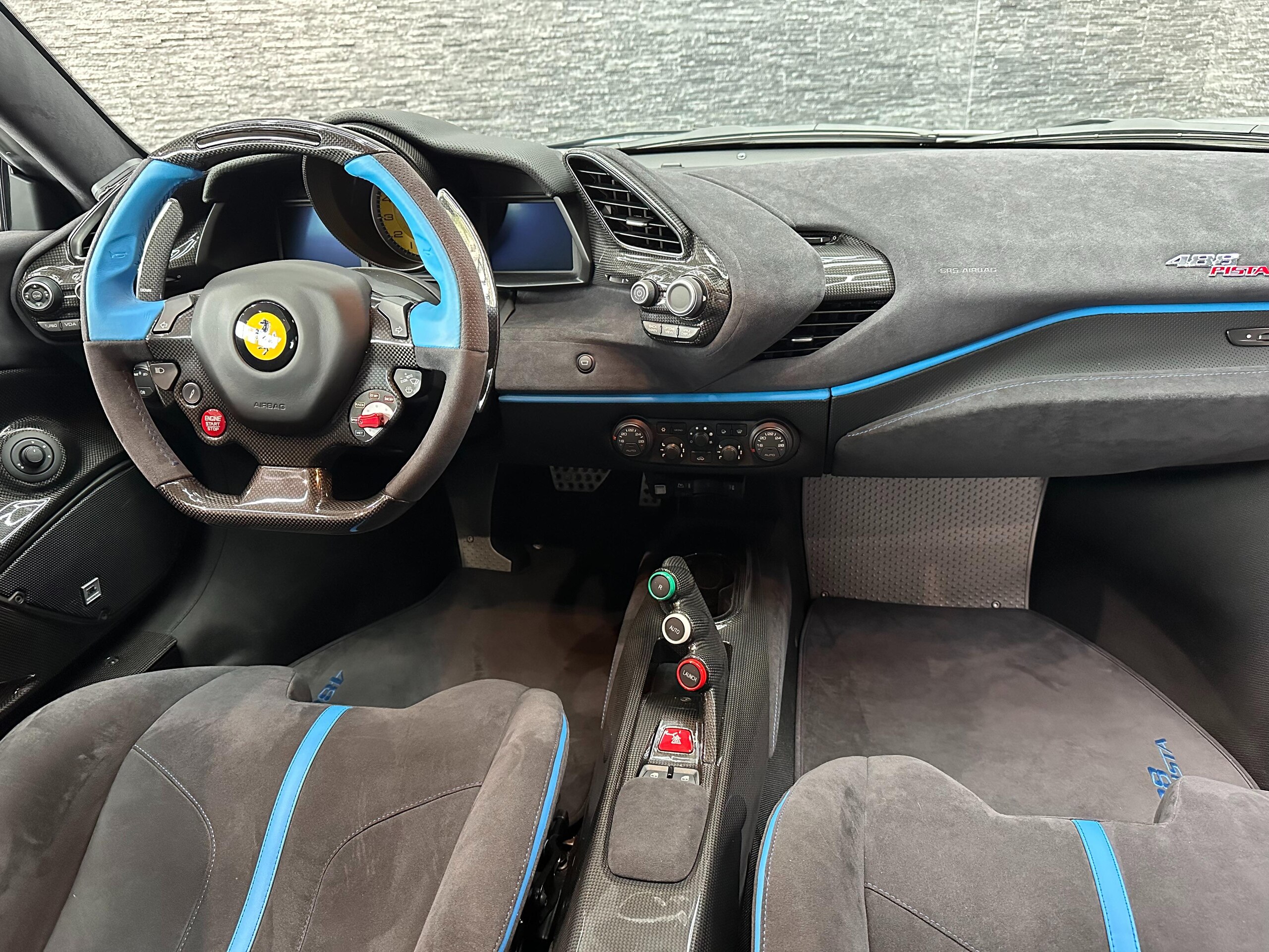 2020 Ferrari 488 Pista — Photo 11 / 34