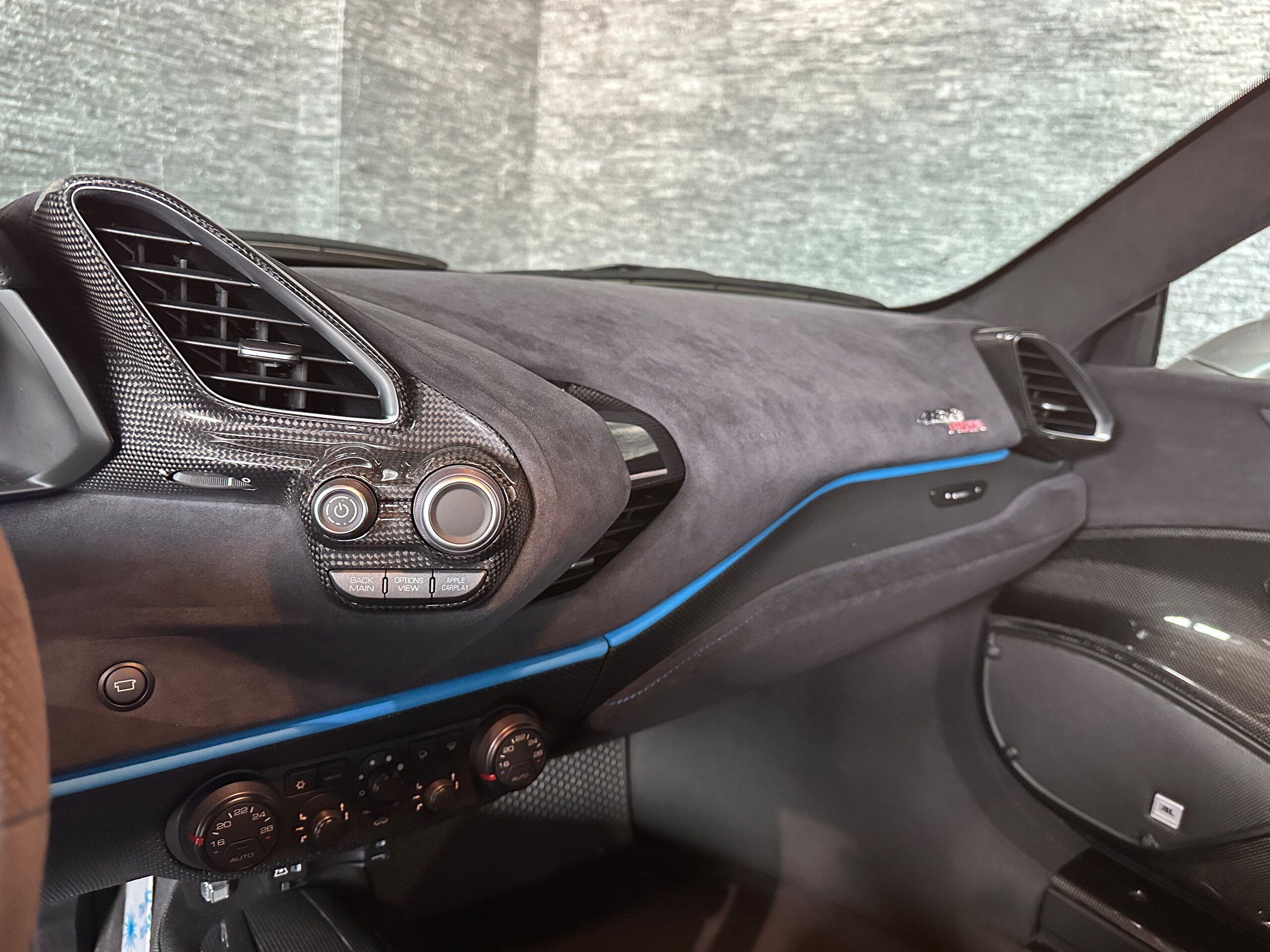 2020 Ferrari 488 Pista — Photo 15 / 34