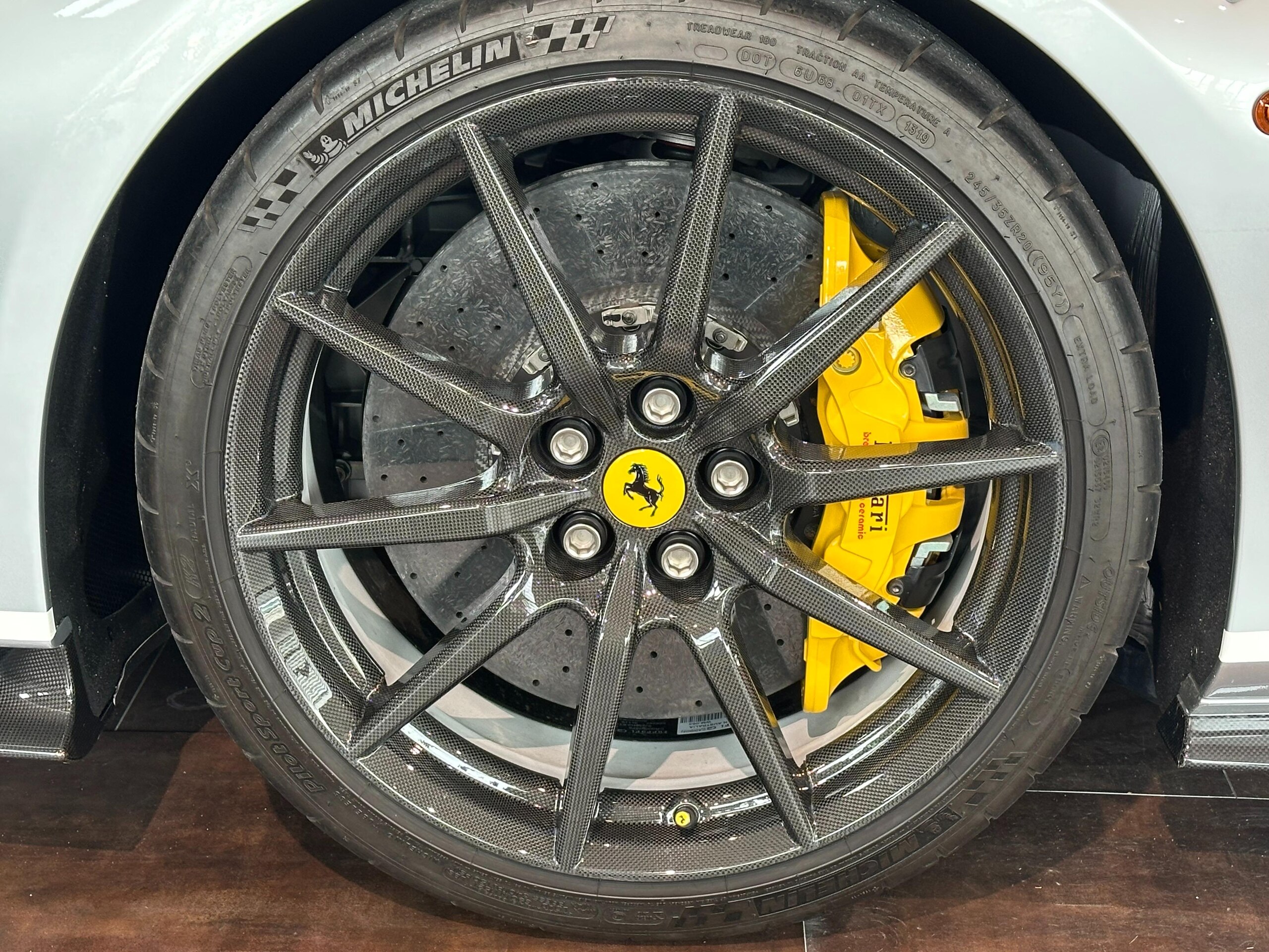 2020 Ferrari 488 Pista — Photo 29 / 34
