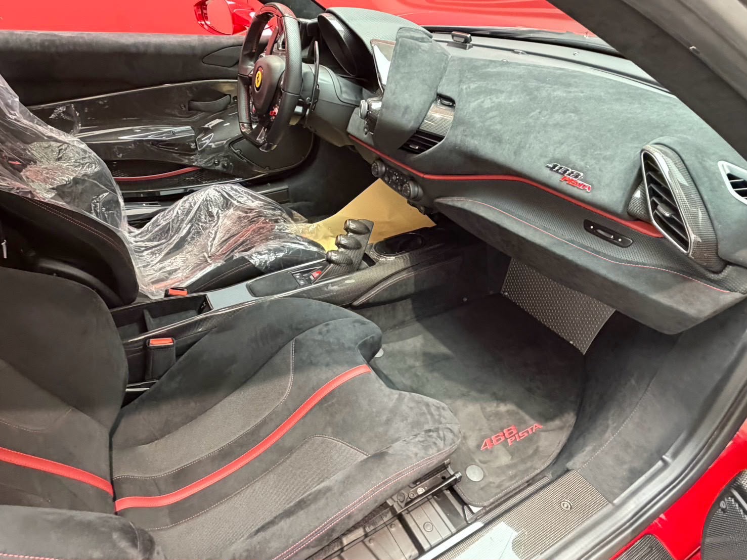 2020 Ferrari 488 Pista — Photo 8 / 19