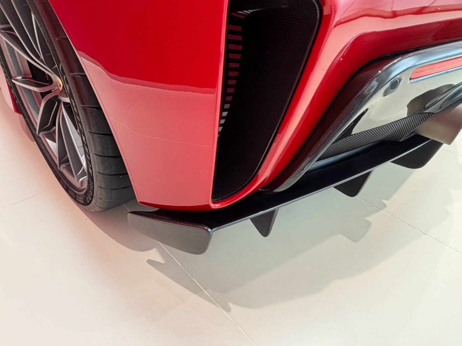 2020 Ferrari 488 Pista — Photo 12 / 19
