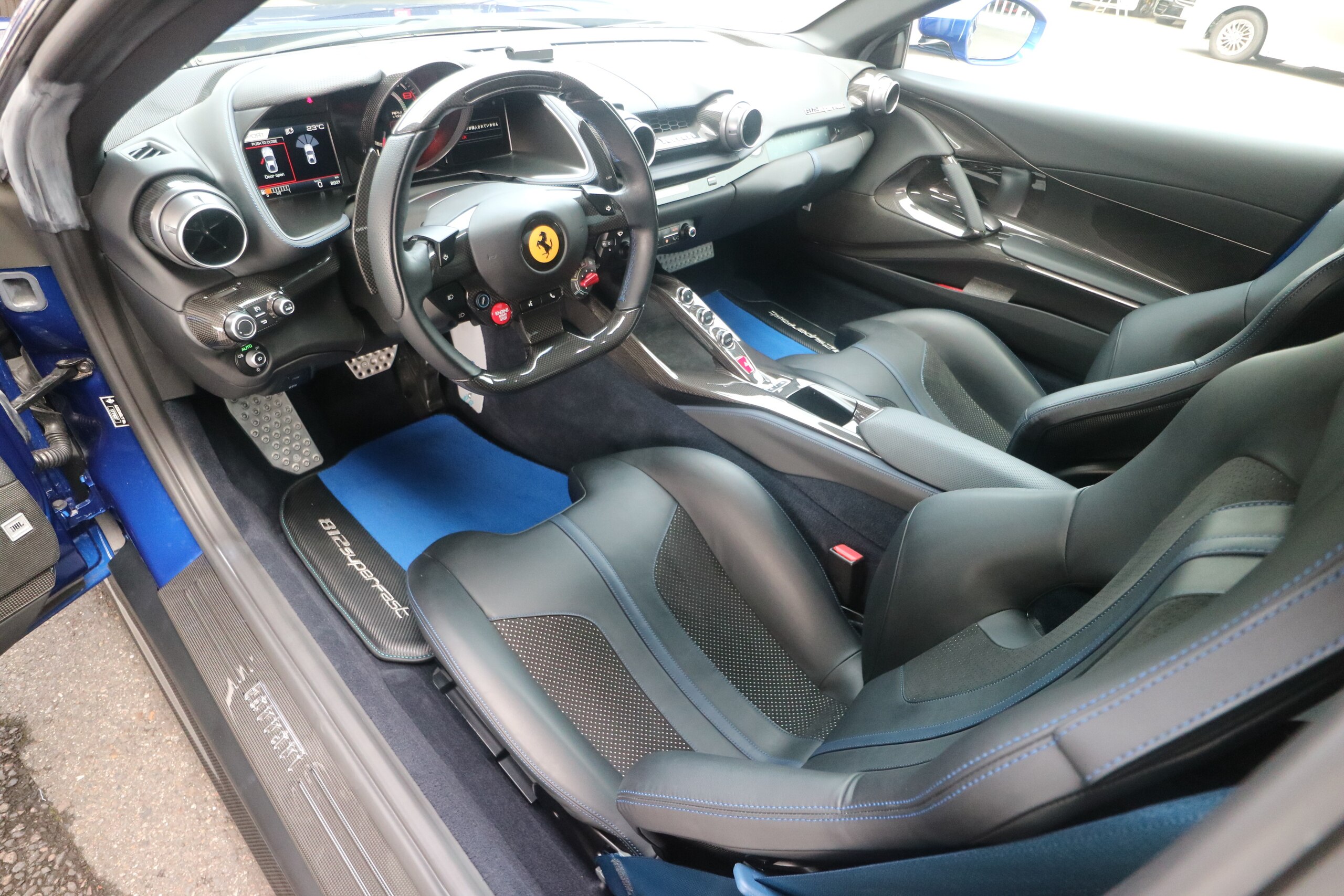 2020 Ferrari 812 Superfast — Photo 6 / 27