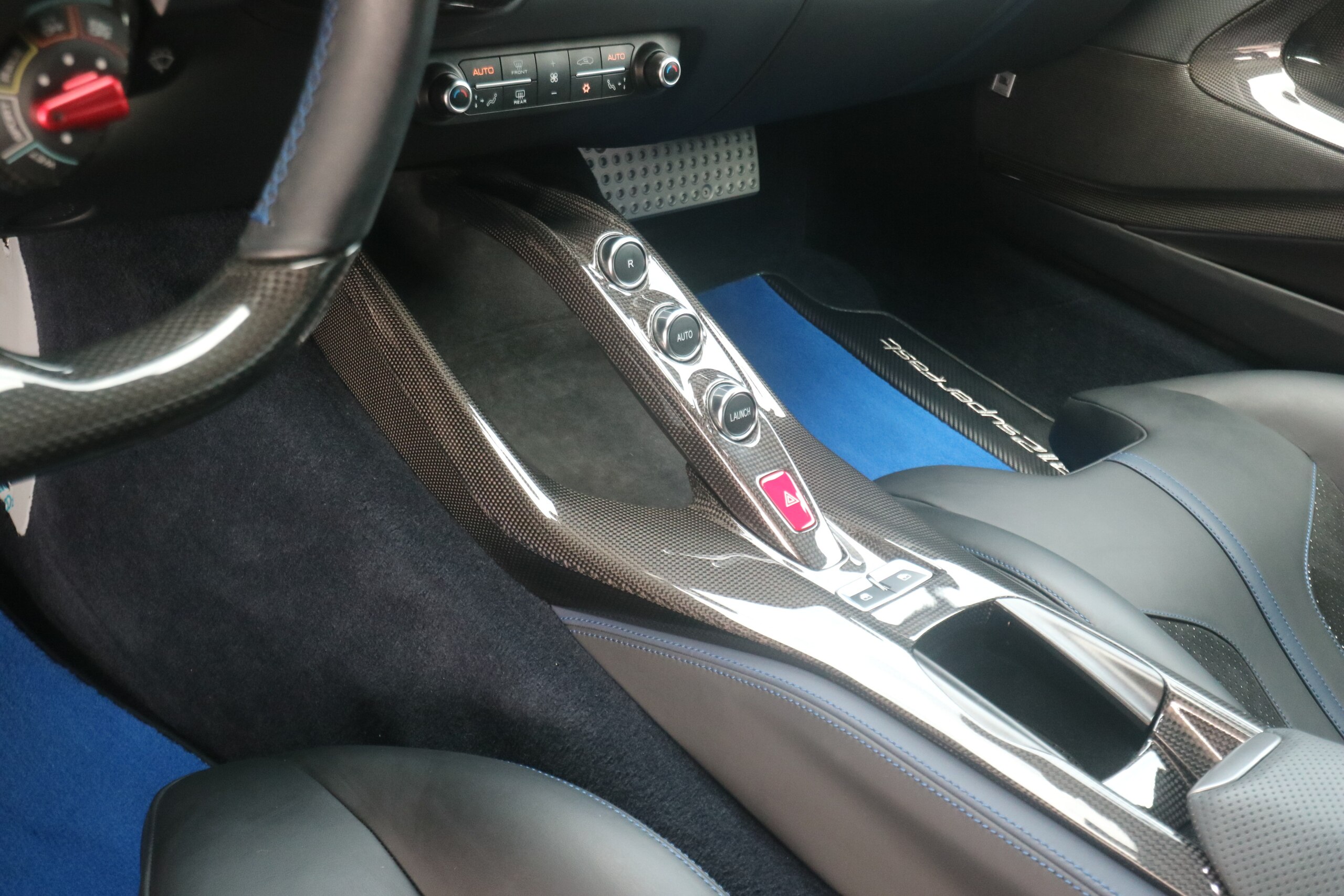 2020 Ferrari 812 Superfast — Photo 10 / 27