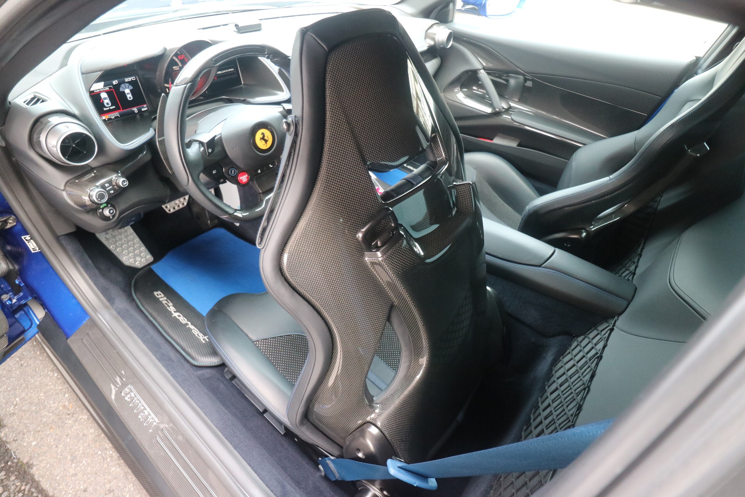 2020 Ferrari 812 Superfast — Photo 19 / 27