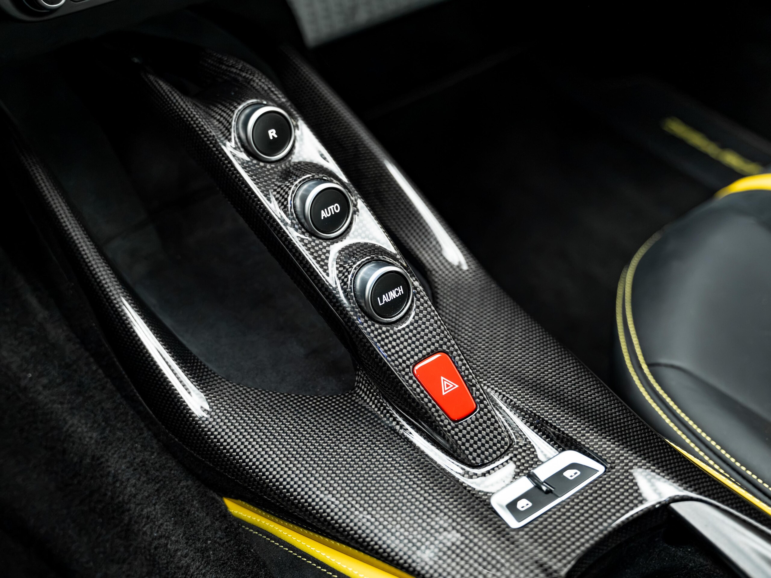 2020 Ferrari 812 Superfast — Photo 9 / 29