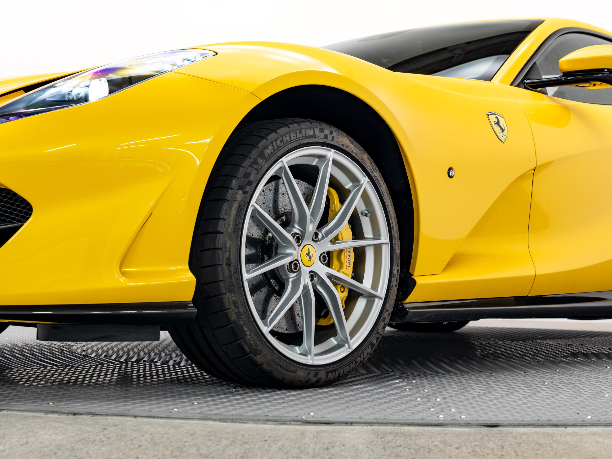 2020 Ferrari 812 Superfast — Photo 18 / 29