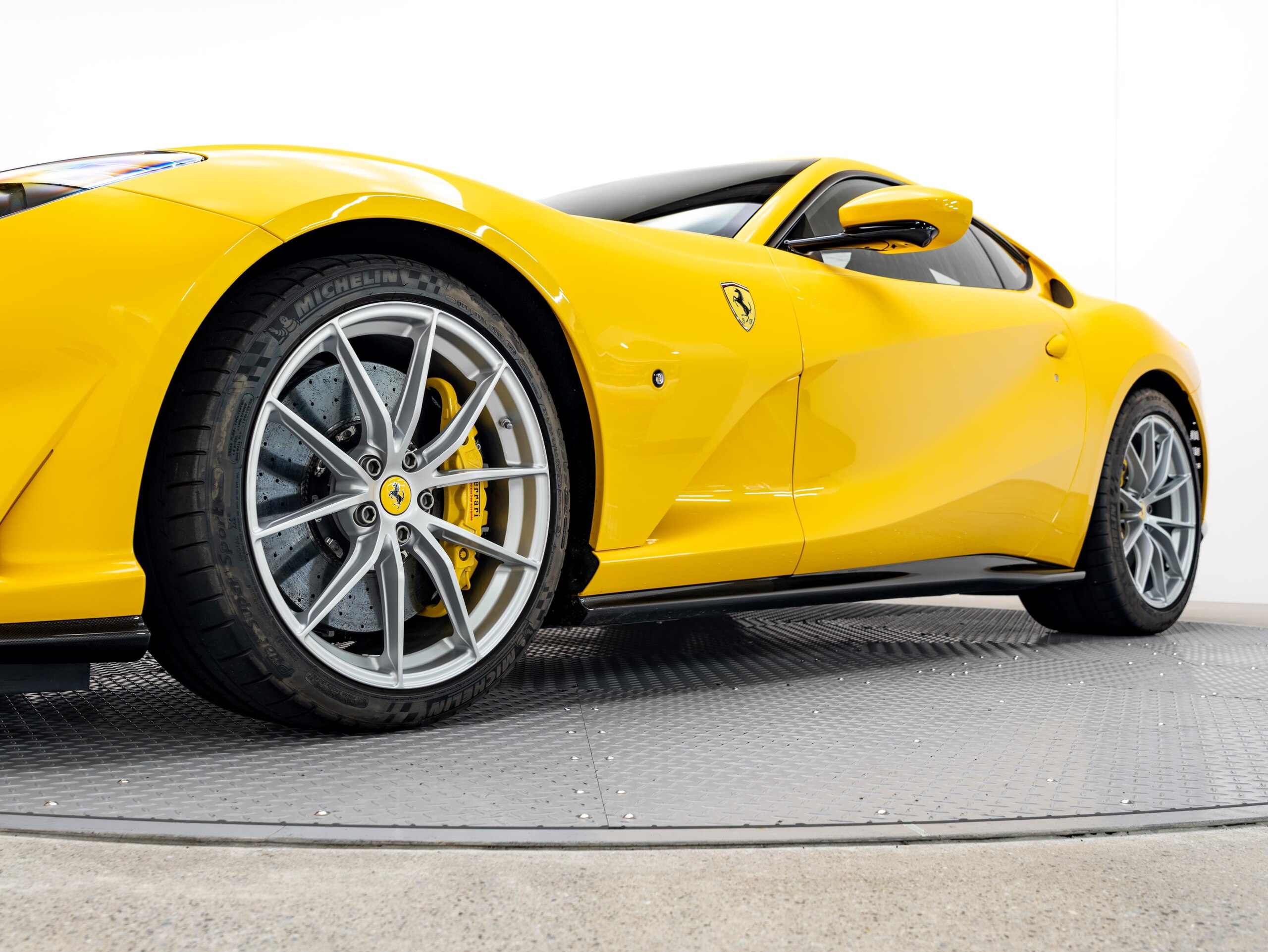 2020 Ferrari 812 Superfast — Photo 23 / 29