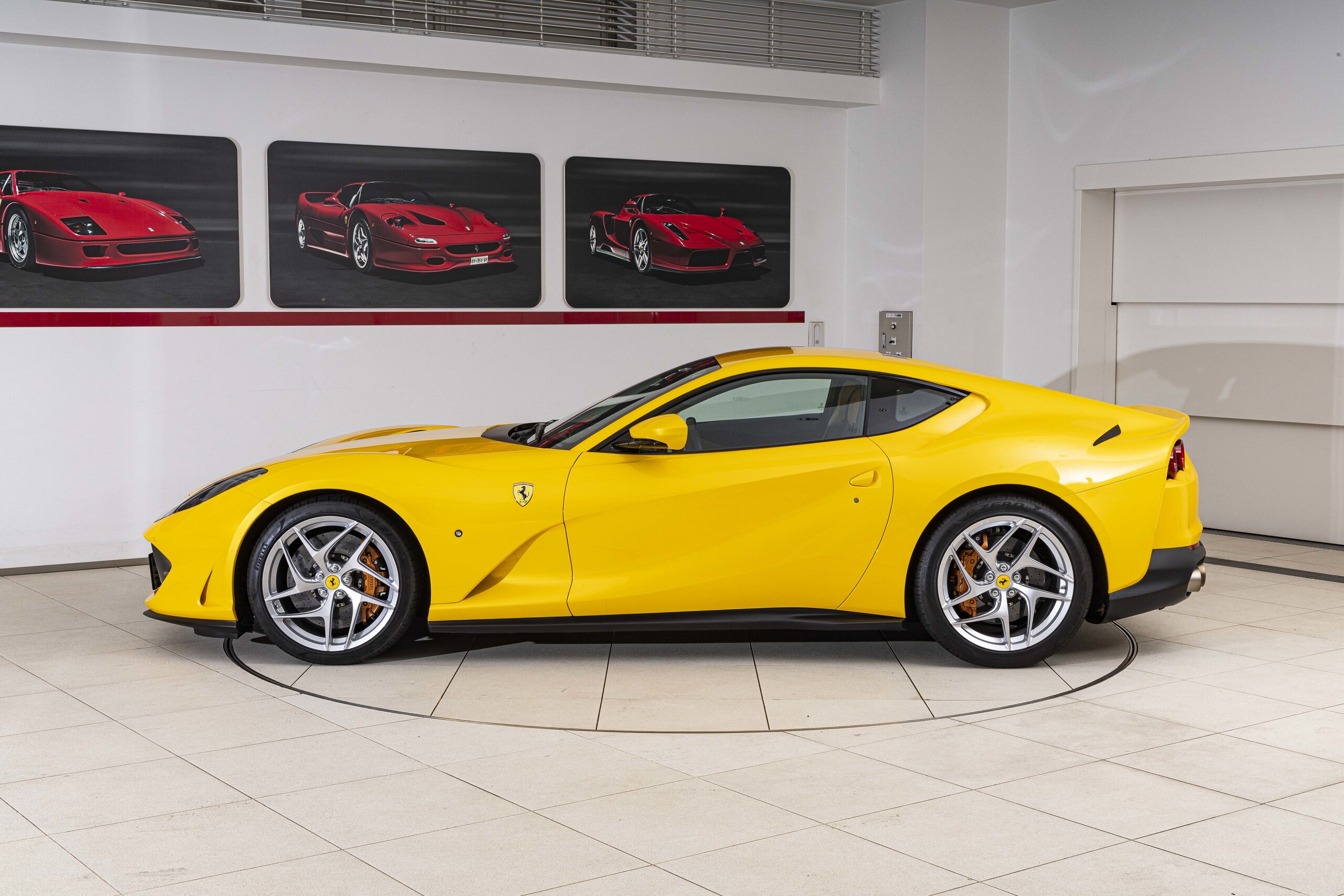 2020 Ferrari 812GTS — Photo 11 / 23