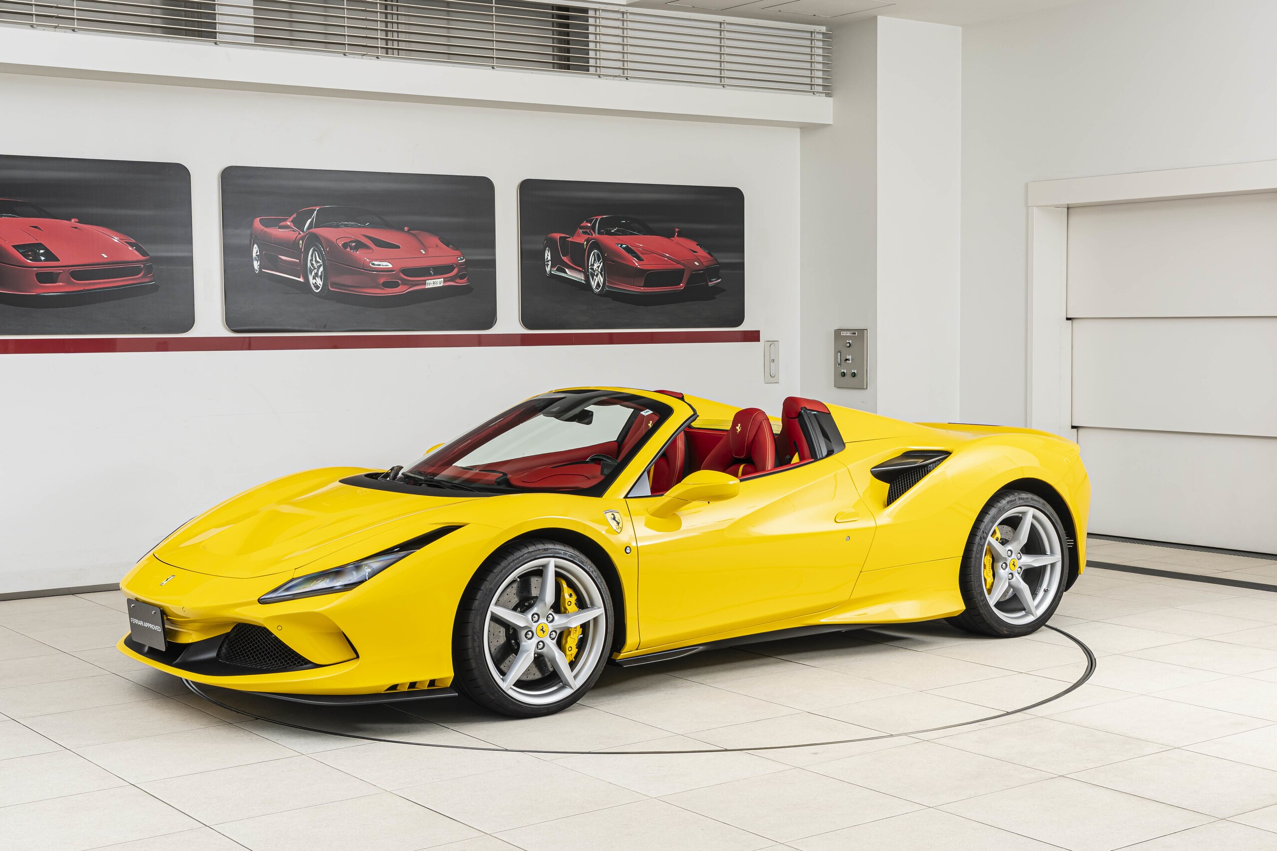 2020 Ferrari F8 Spider — Photo 6 / 32