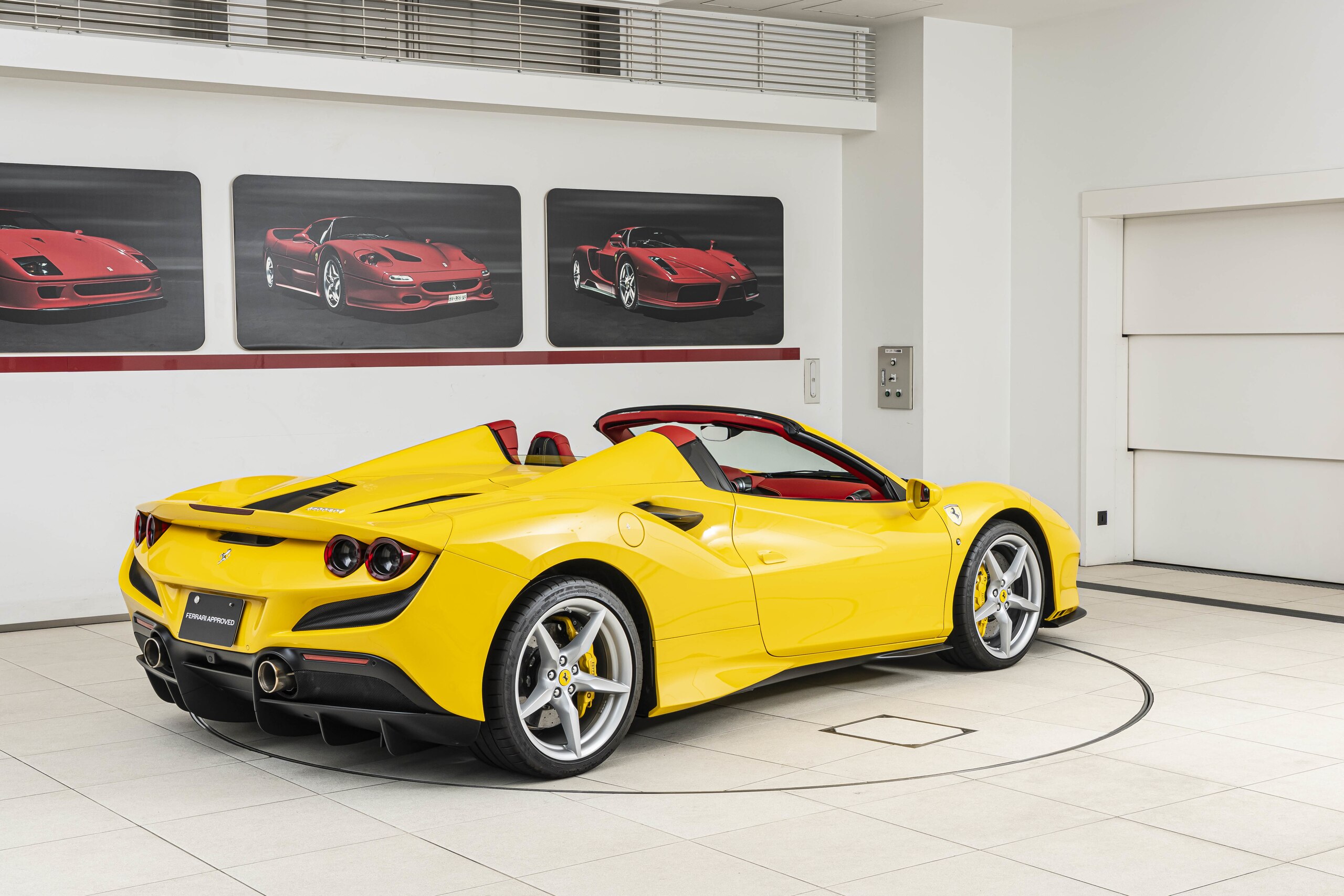 2020 Ferrari F8 Spider — Photo 9 / 32