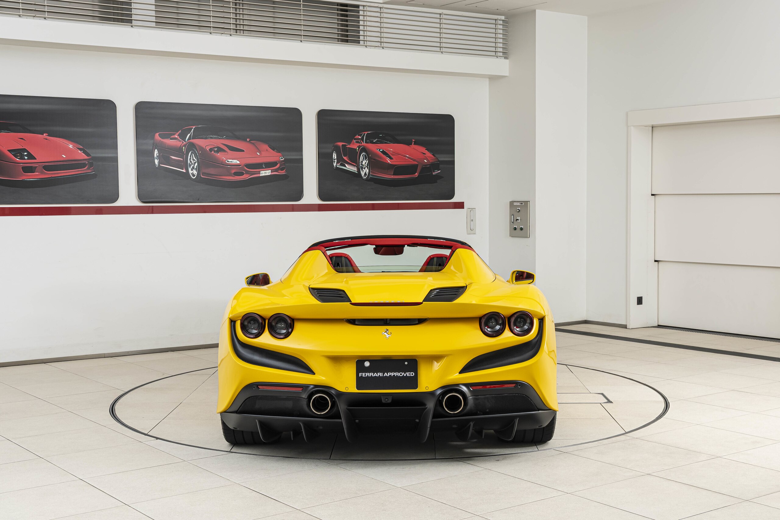 2020 Ferrari F8 Spider — Photo 10 / 32