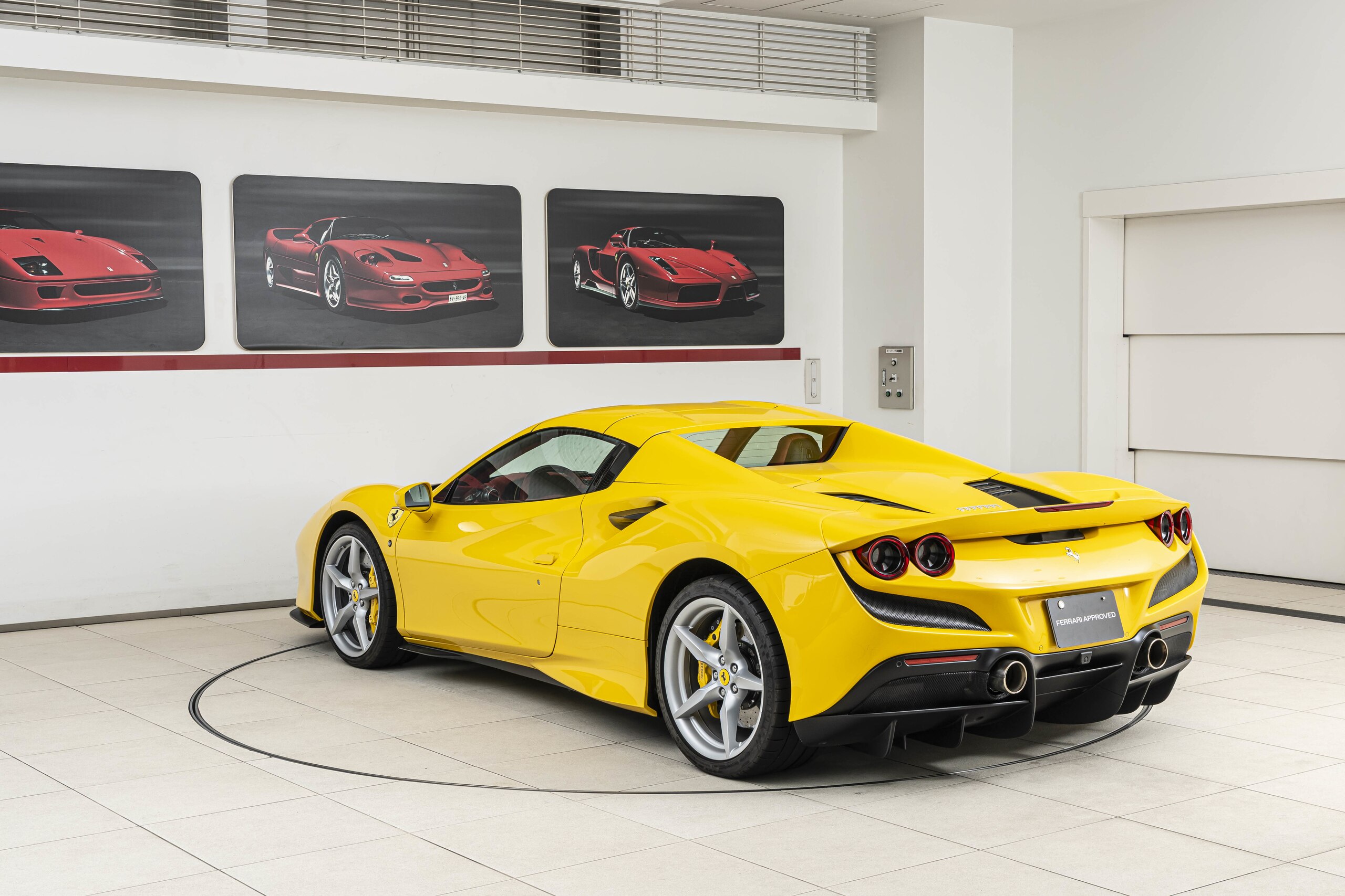 2020 Ferrari F8 Spider — Photo 11 / 32