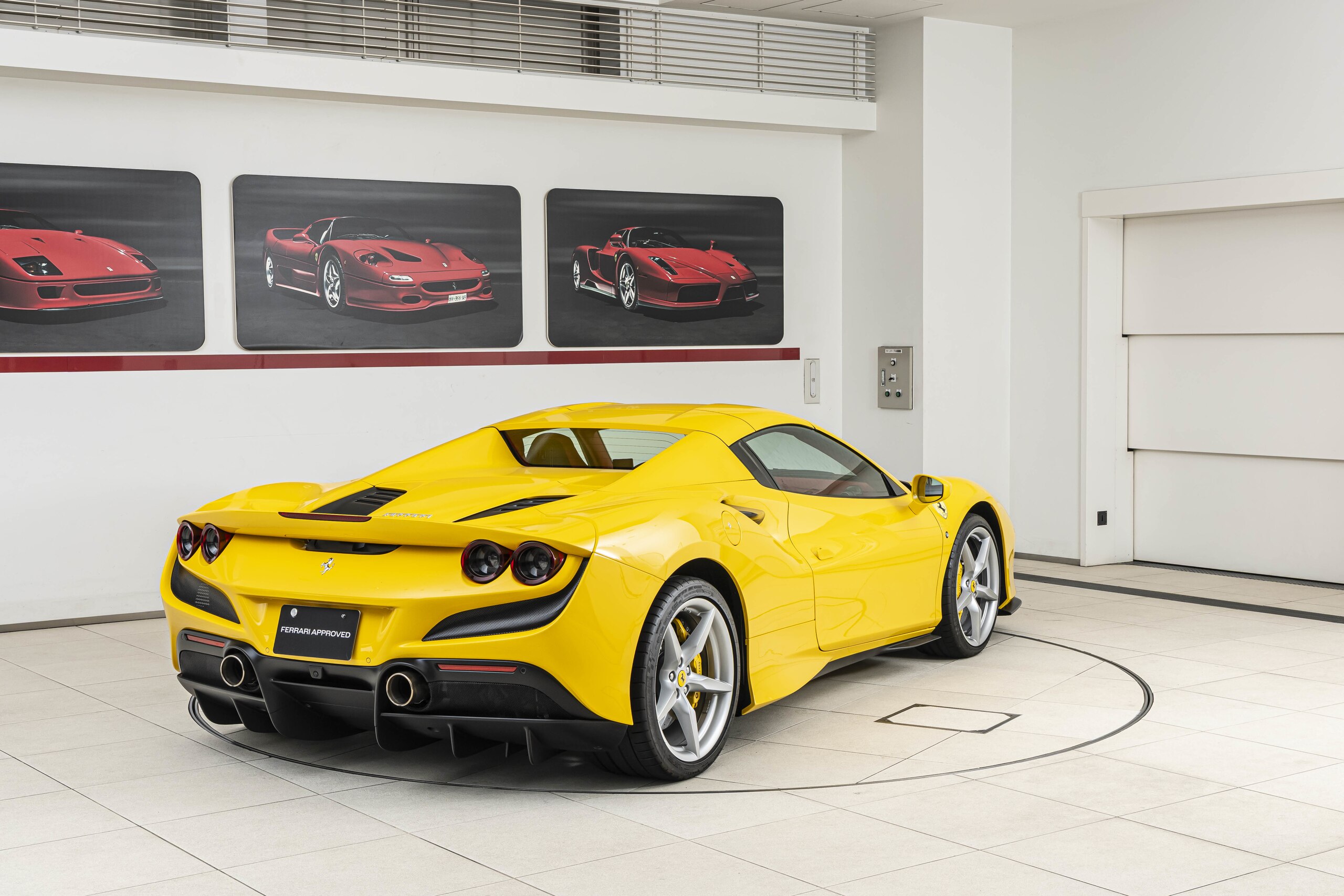 2020 Ferrari F8 Spider — Photo 12 / 32