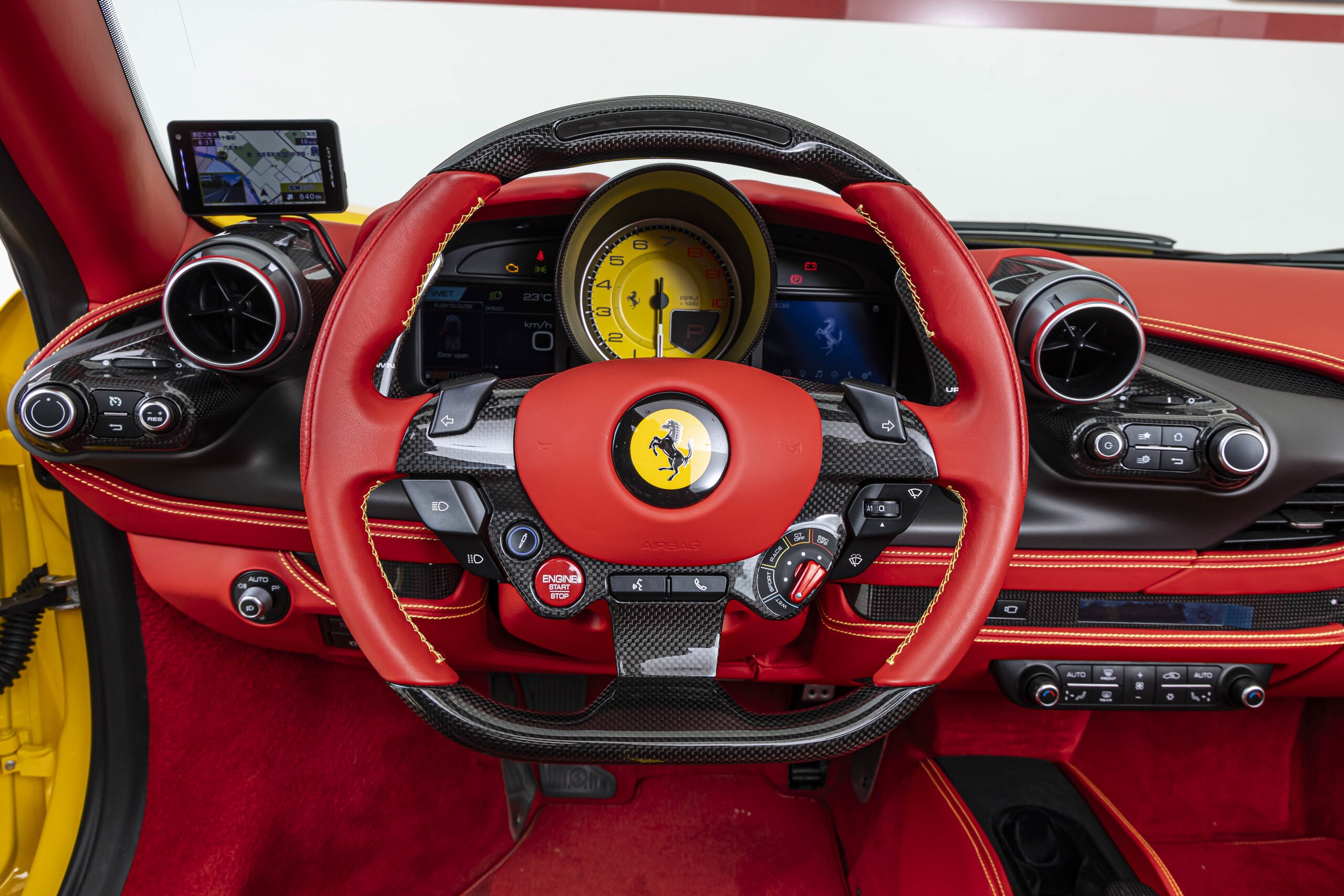 2020 Ferrari F8 Spider — Photo 16 / 32