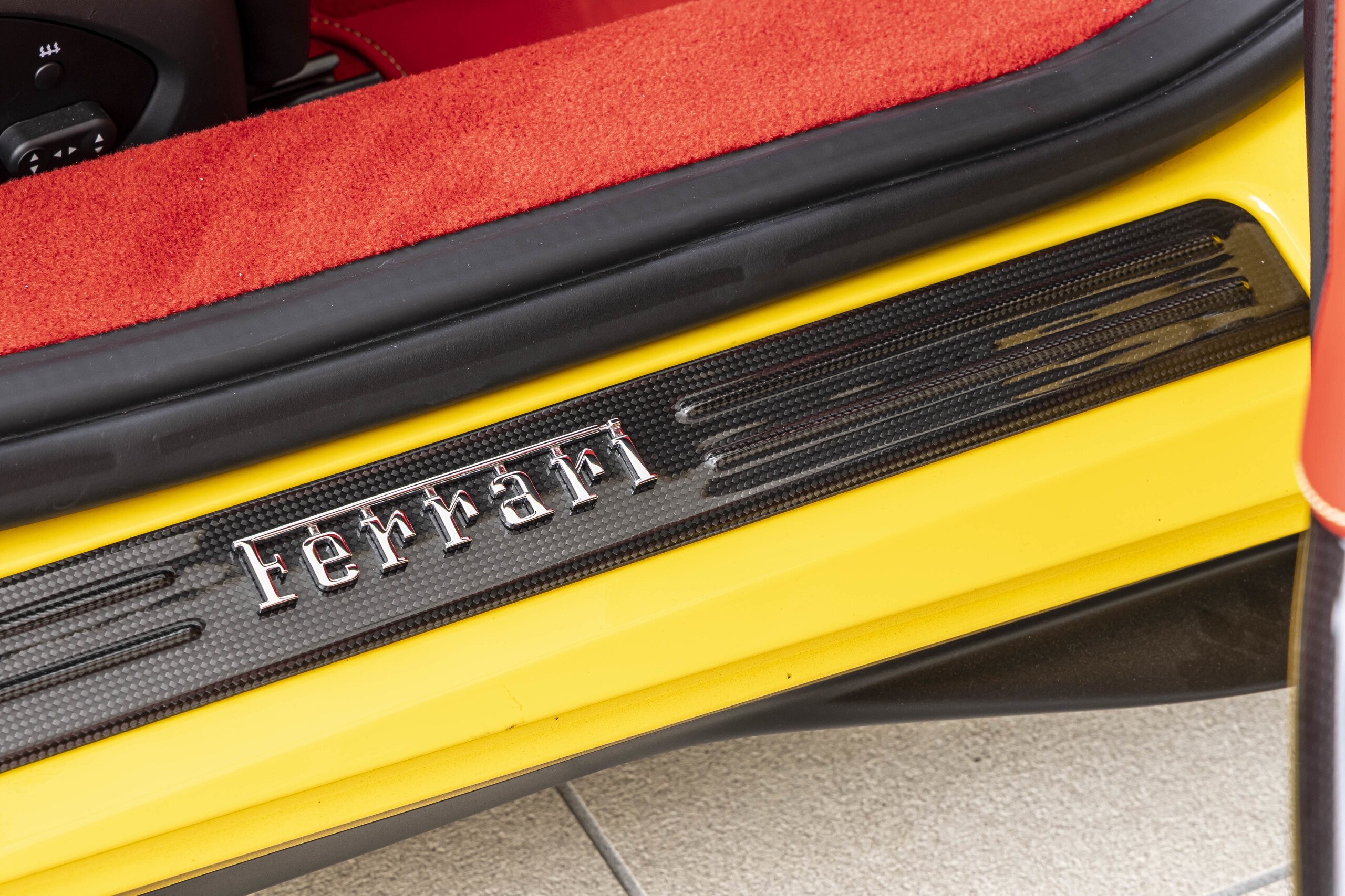 2020 Ferrari F8 Spider — Photo 27 / 32