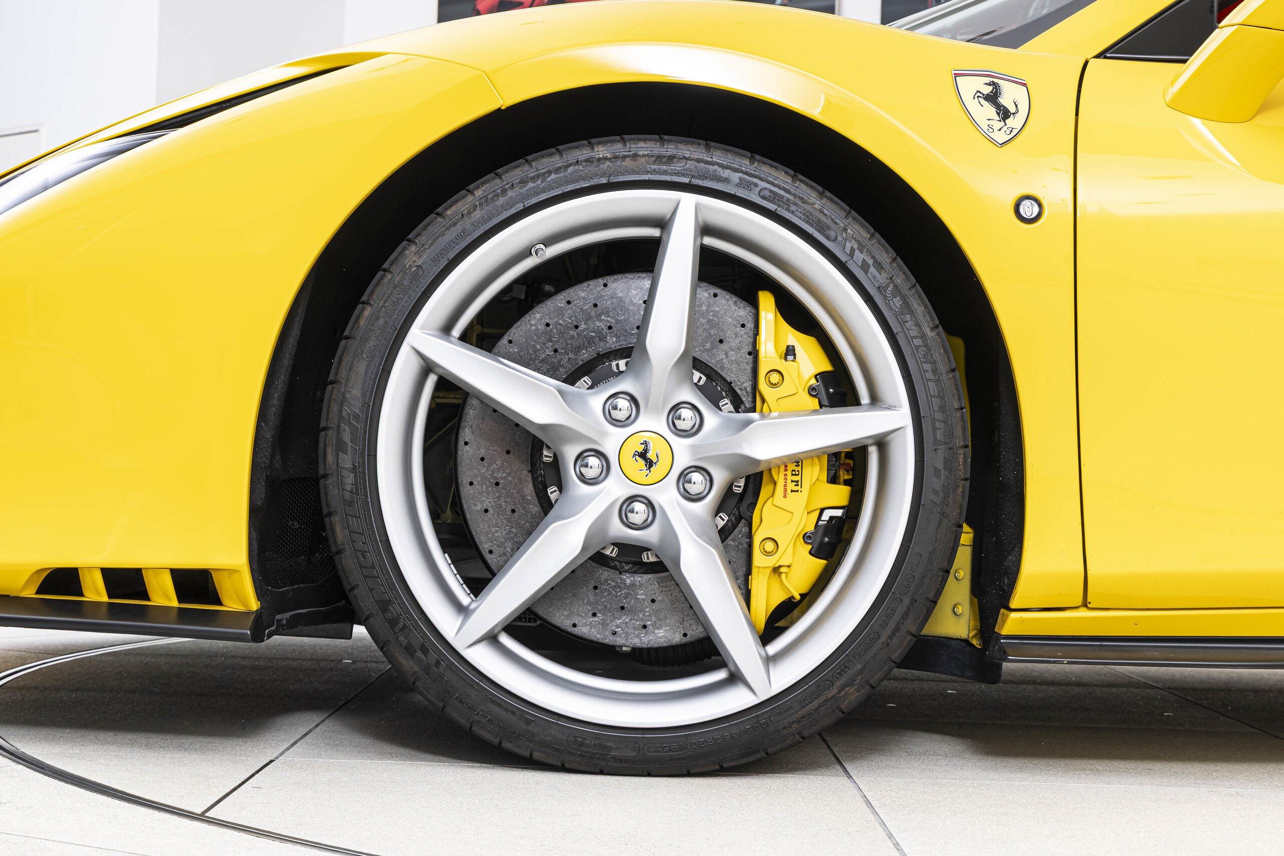 2020 Ferrari F8 Spider — Photo 29 / 32