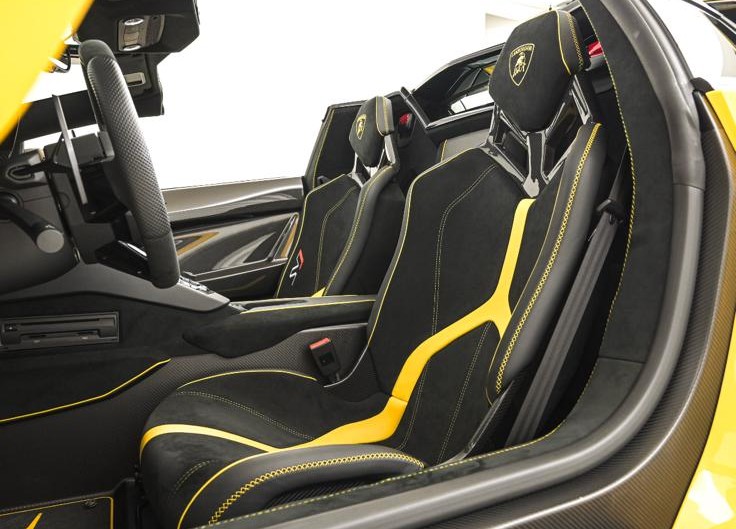 2020 Lamborghini Aventador SVJ Roadster — Photo 8 / 28