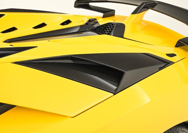2020 Lamborghini Aventador SVJ Roadster — Photo 16 / 28