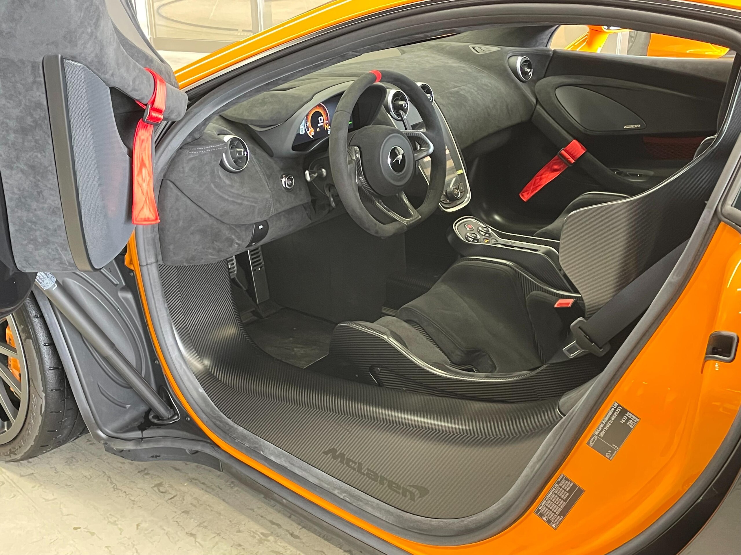 2020 McLaren 620R — Photo 11 / 22