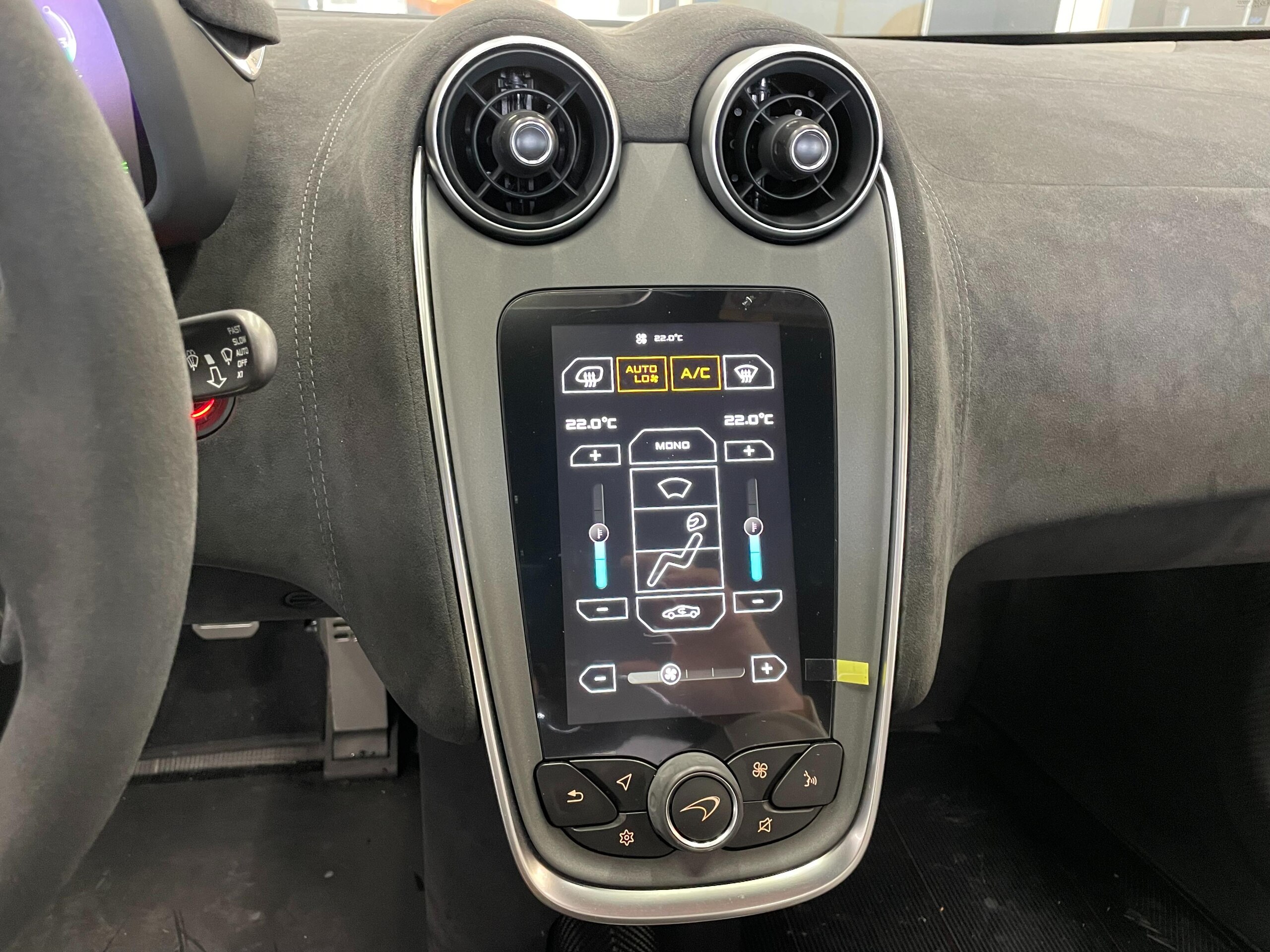 2020 McLaren 620R — Photo 16 / 22