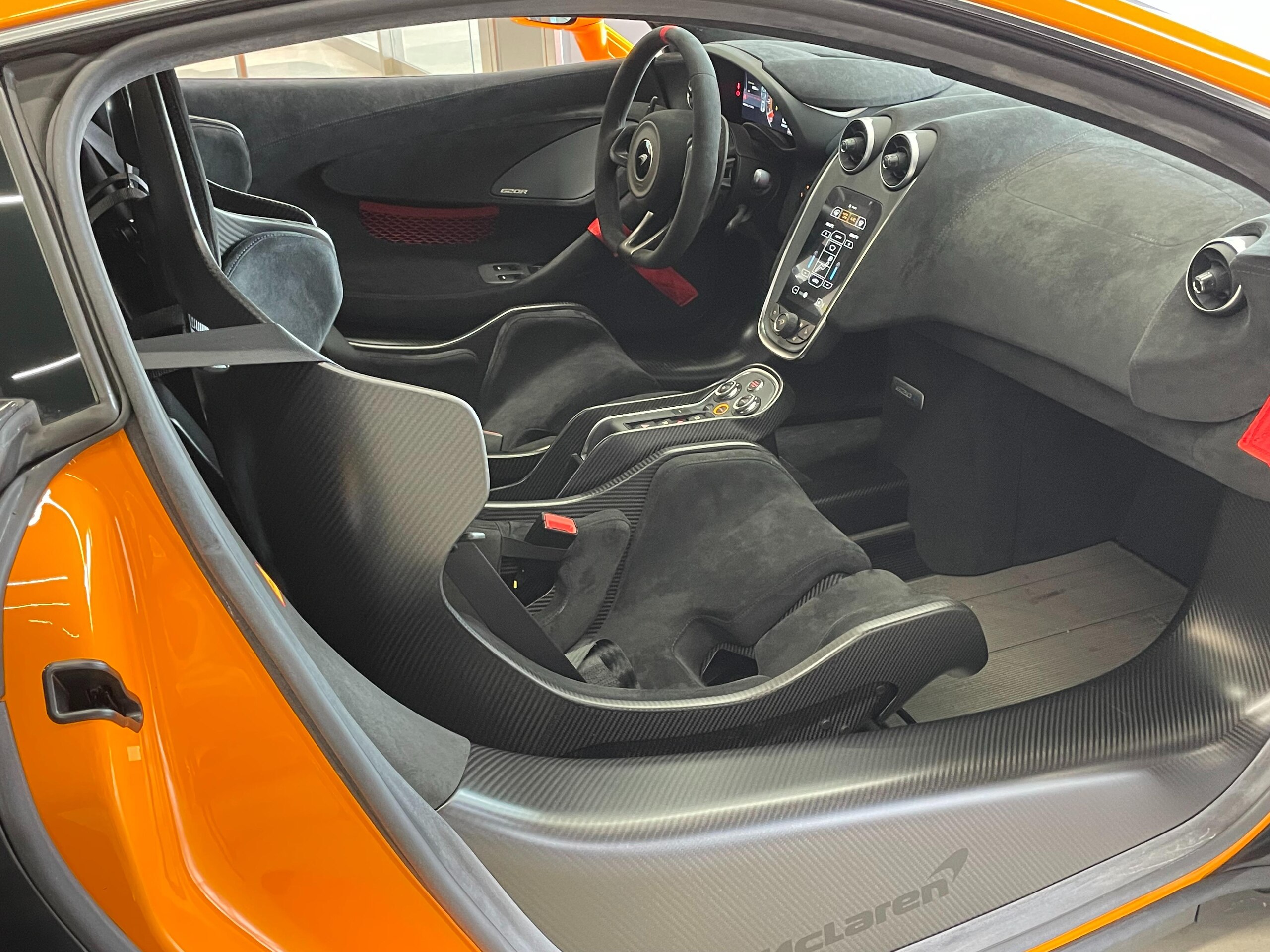 2020 McLaren 620R — Photo 18 / 22
