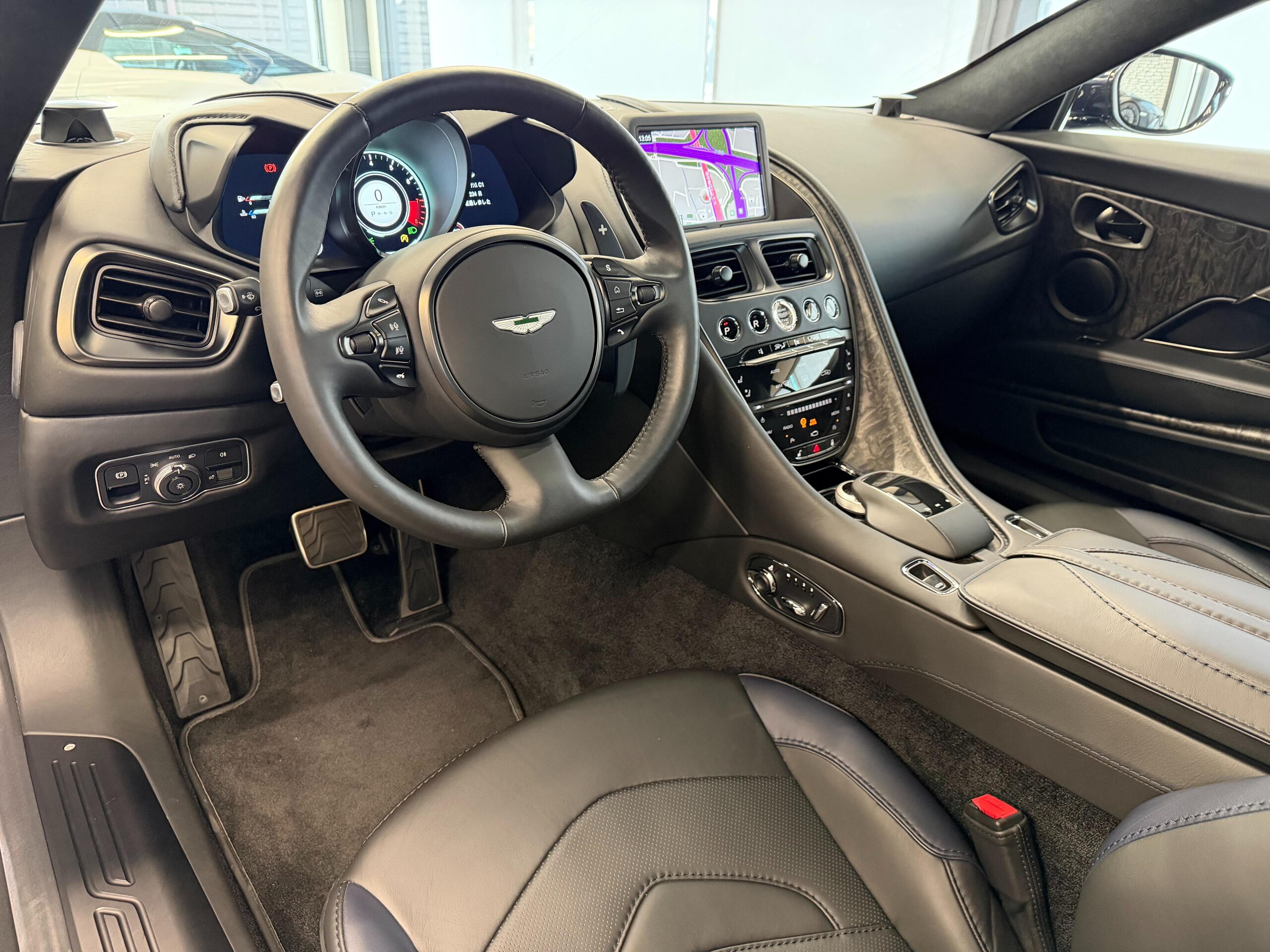 2021 Aston Martin DBS Superleggera Volante — Photo 6 / 44