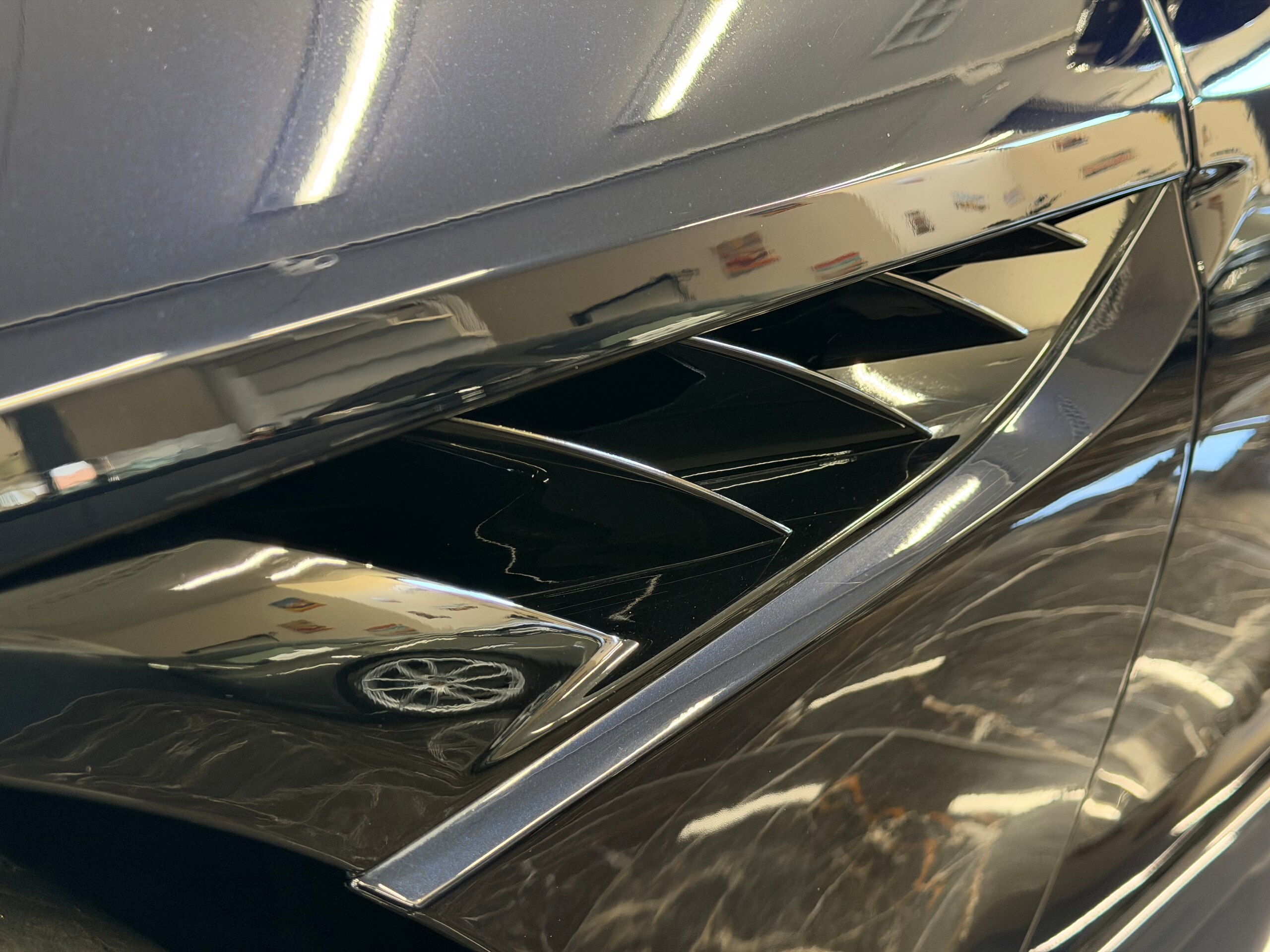 2021 Aston Martin DBS Superleggera Volante — Photo 14 / 44