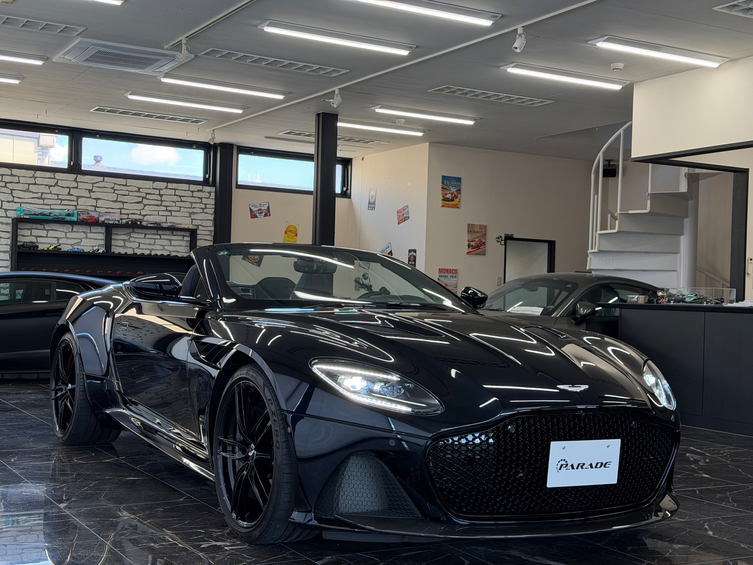 2021 Aston Martin DBS Superleggera Volante — Photo 21 / 44
