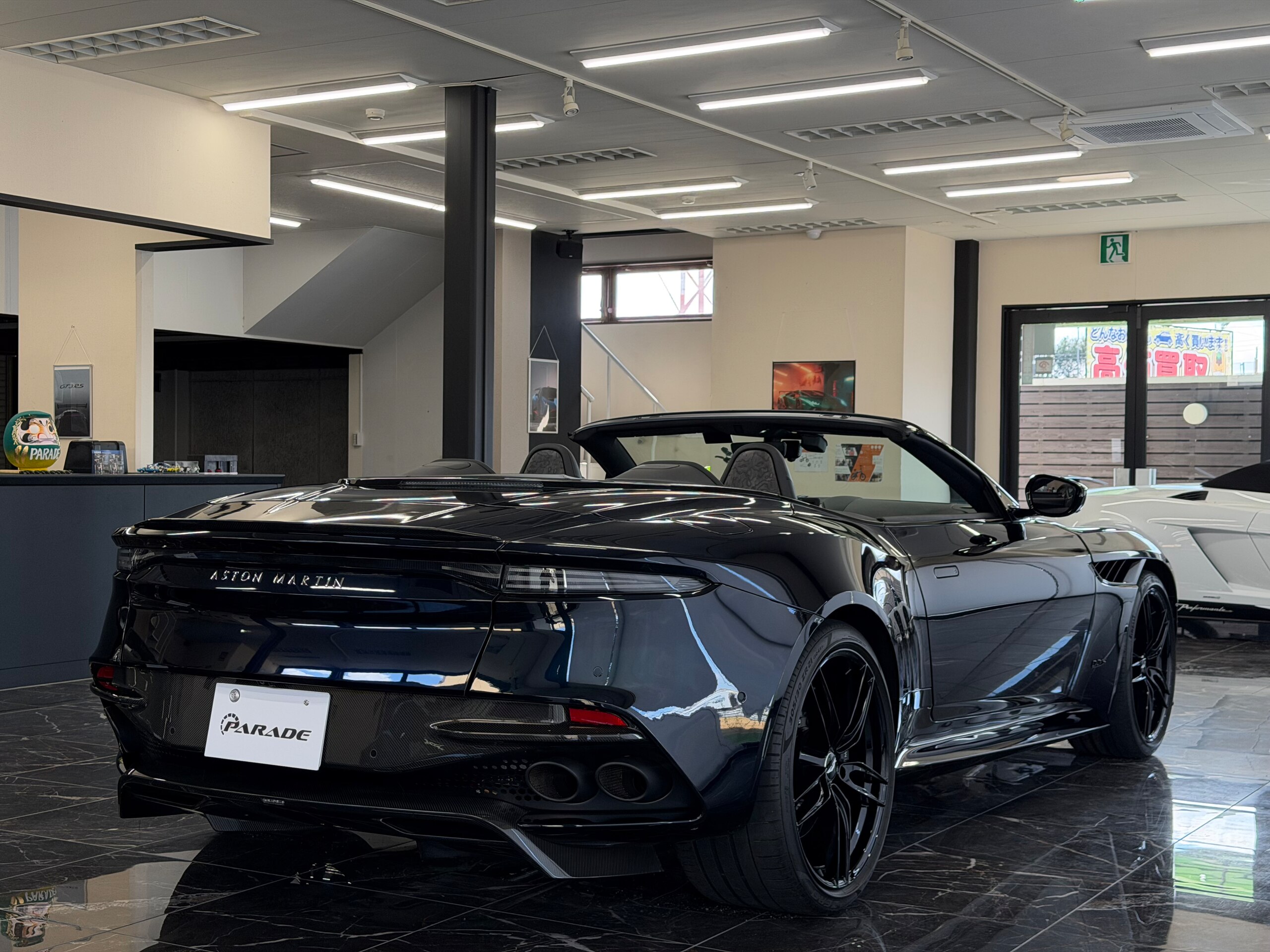 2021 Aston Martin DBS Superleggera Volante — Photo 22 / 44