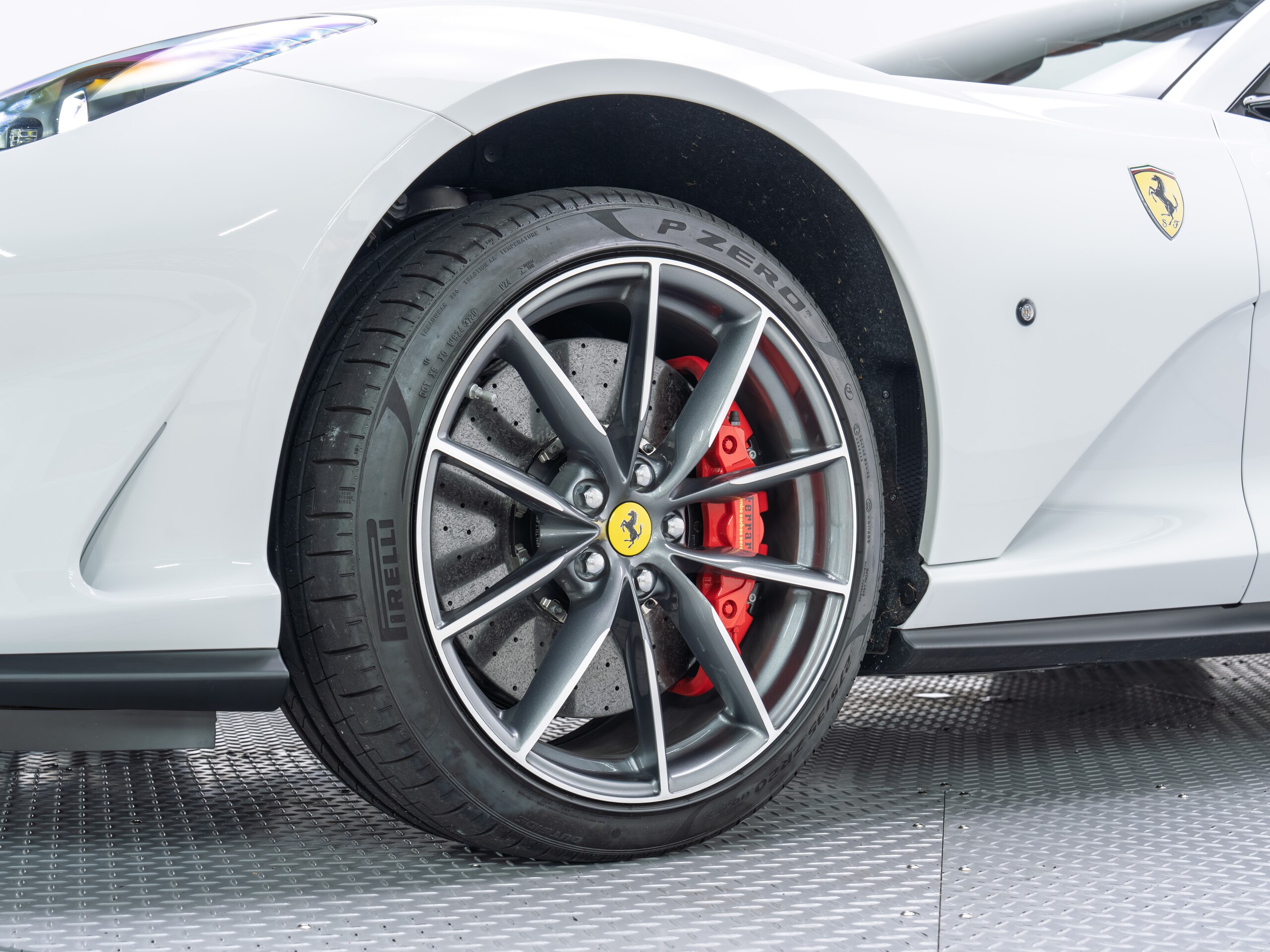 2021 Ferrari 812GTS — Photo 18 / 27