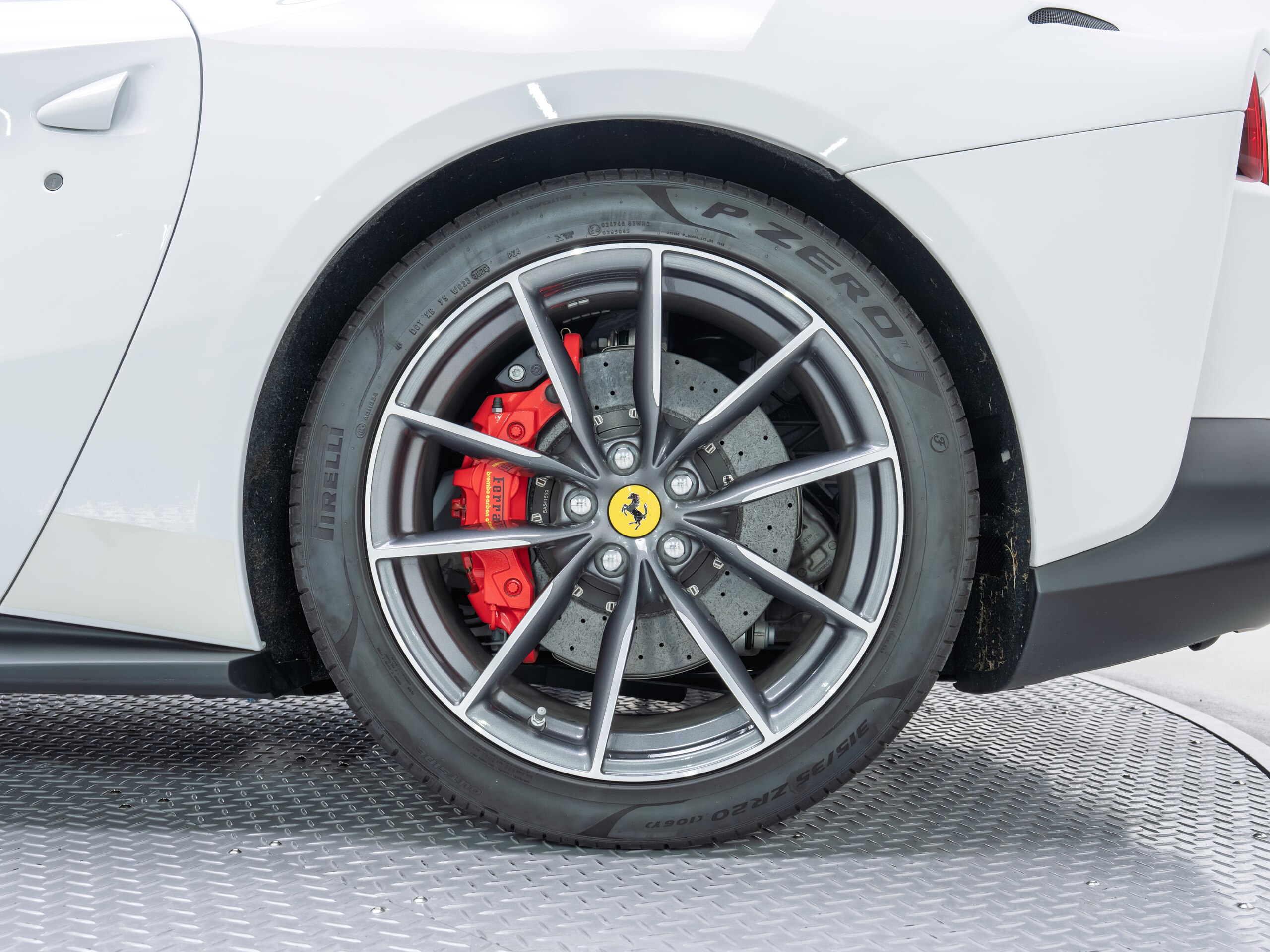 2021 Ferrari 812GTS — Photo 19 / 27