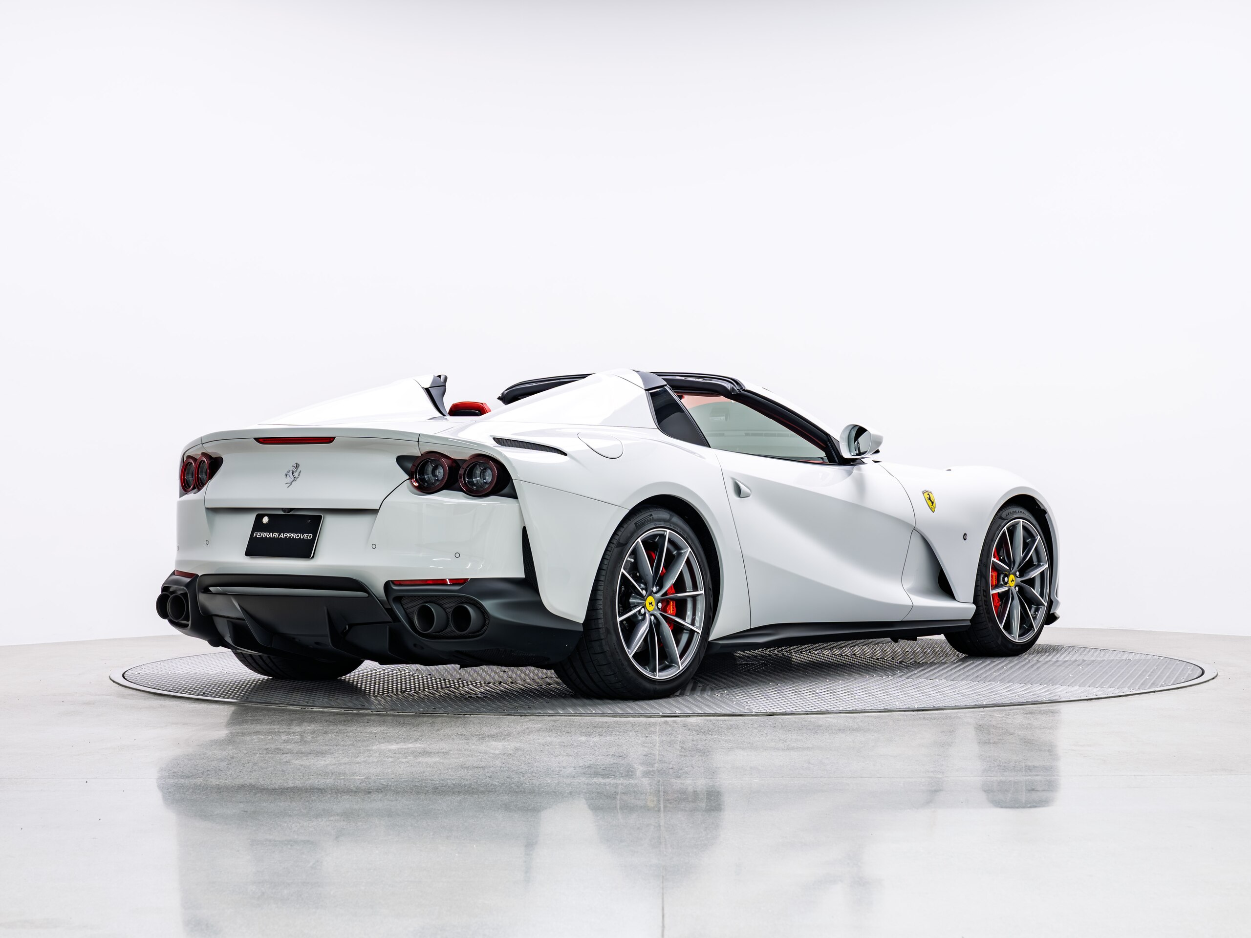 2021 Ferrari 812GTS — Photo 26 / 27