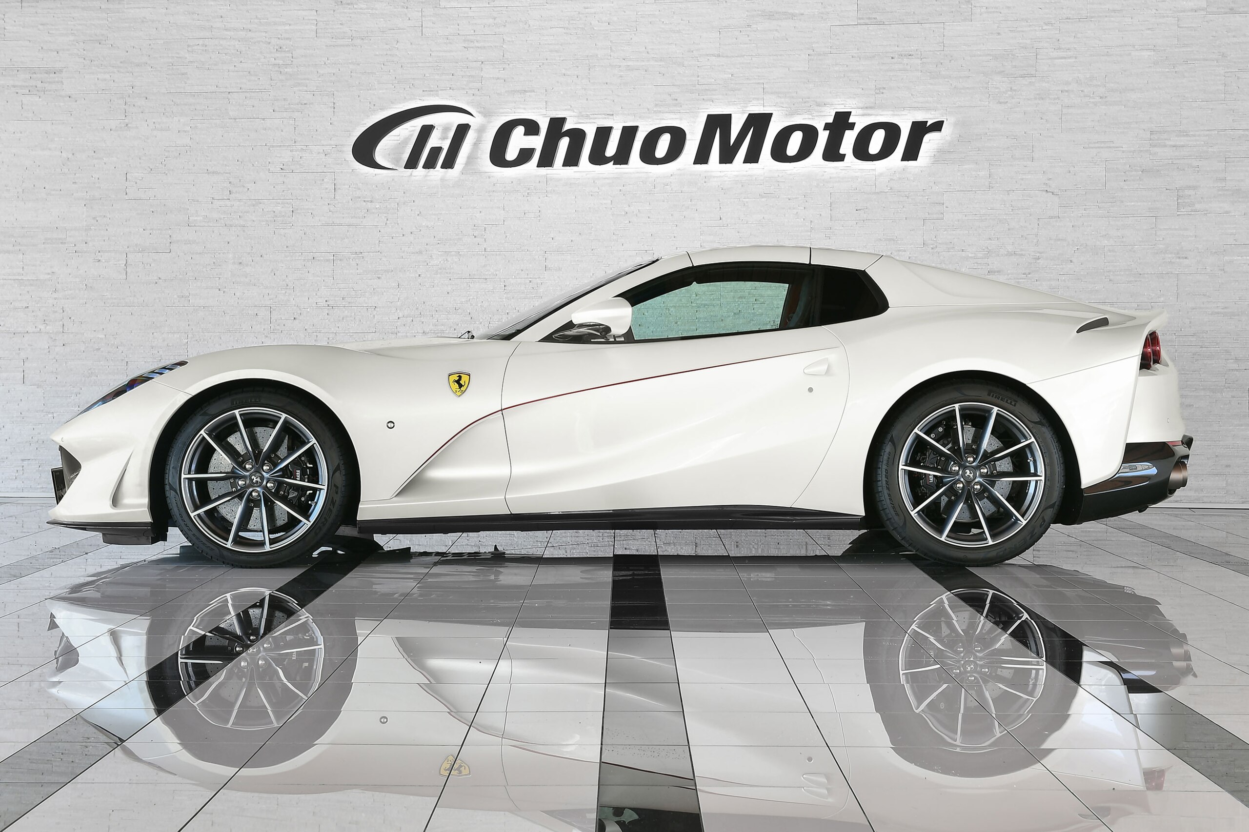2021 Ferrari 812GTS — Photo 6 / 16