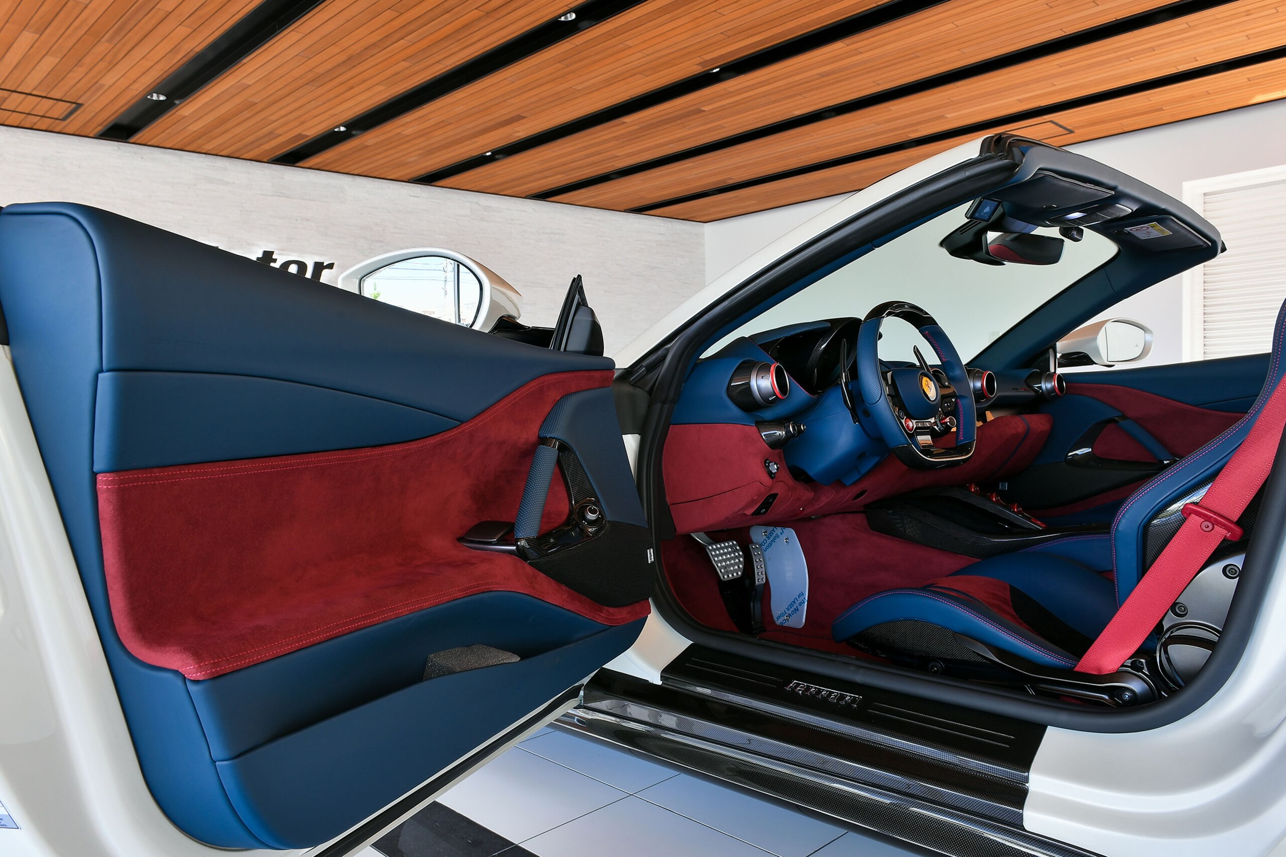 2021 Ferrari 812GTS — Photo 7 / 16