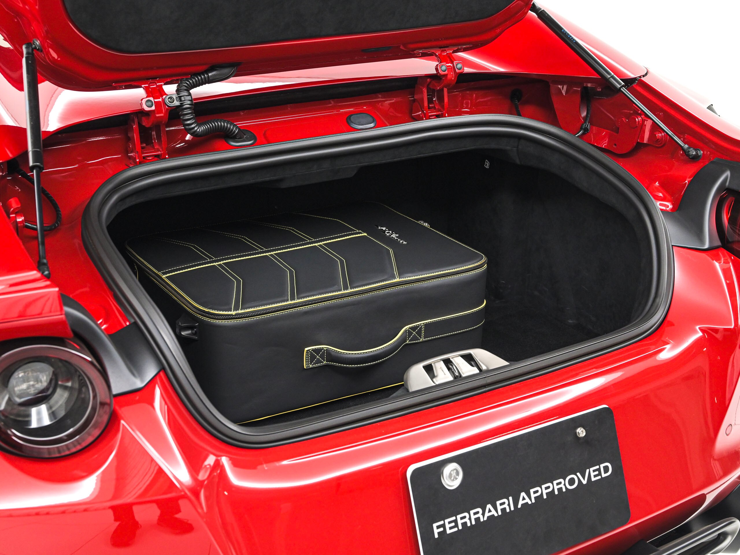2021 Ferrari 812GTS — Photo 27 / 29