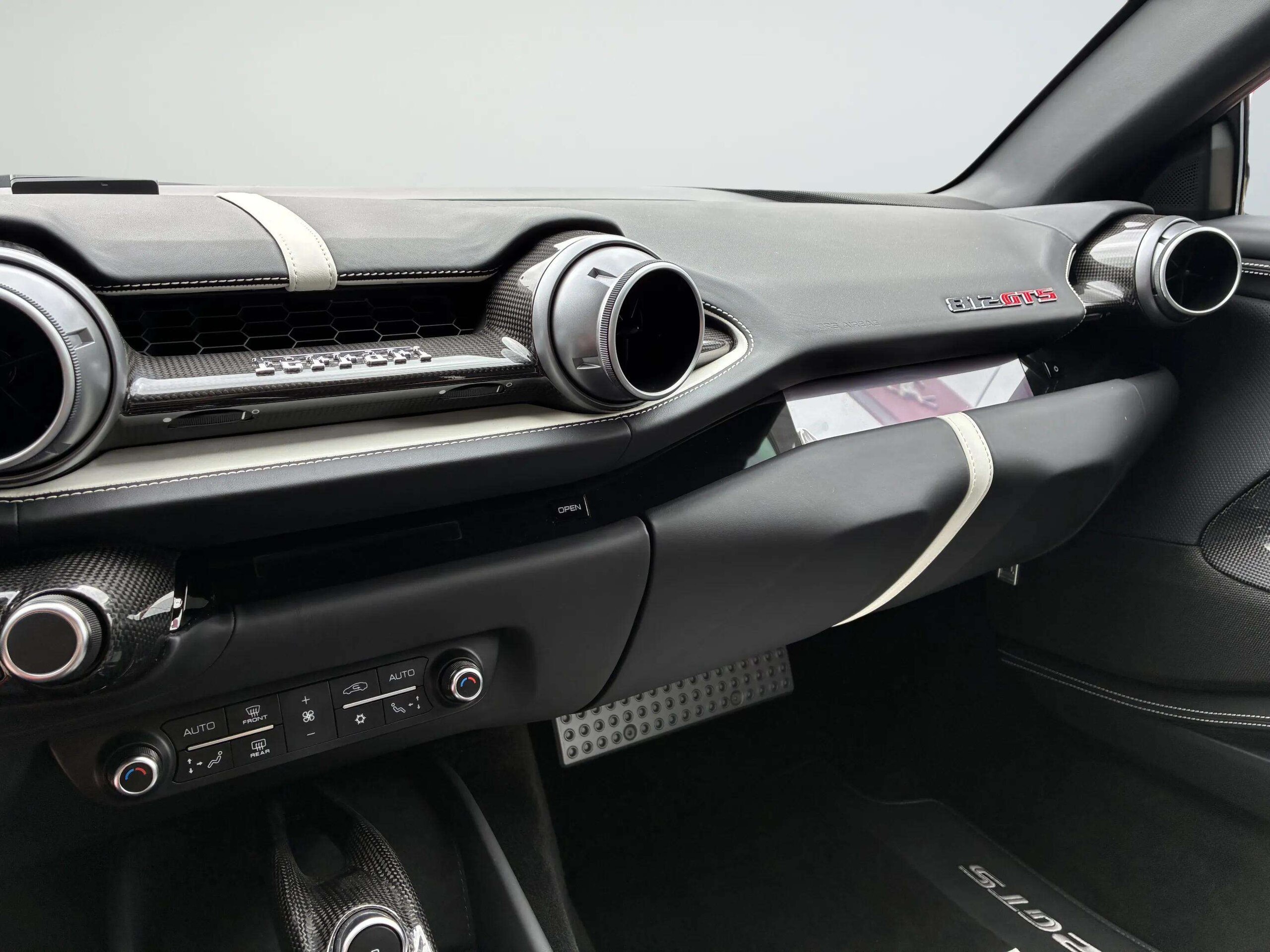 2021 Ferrari 812GTS — Photo 16 / 21