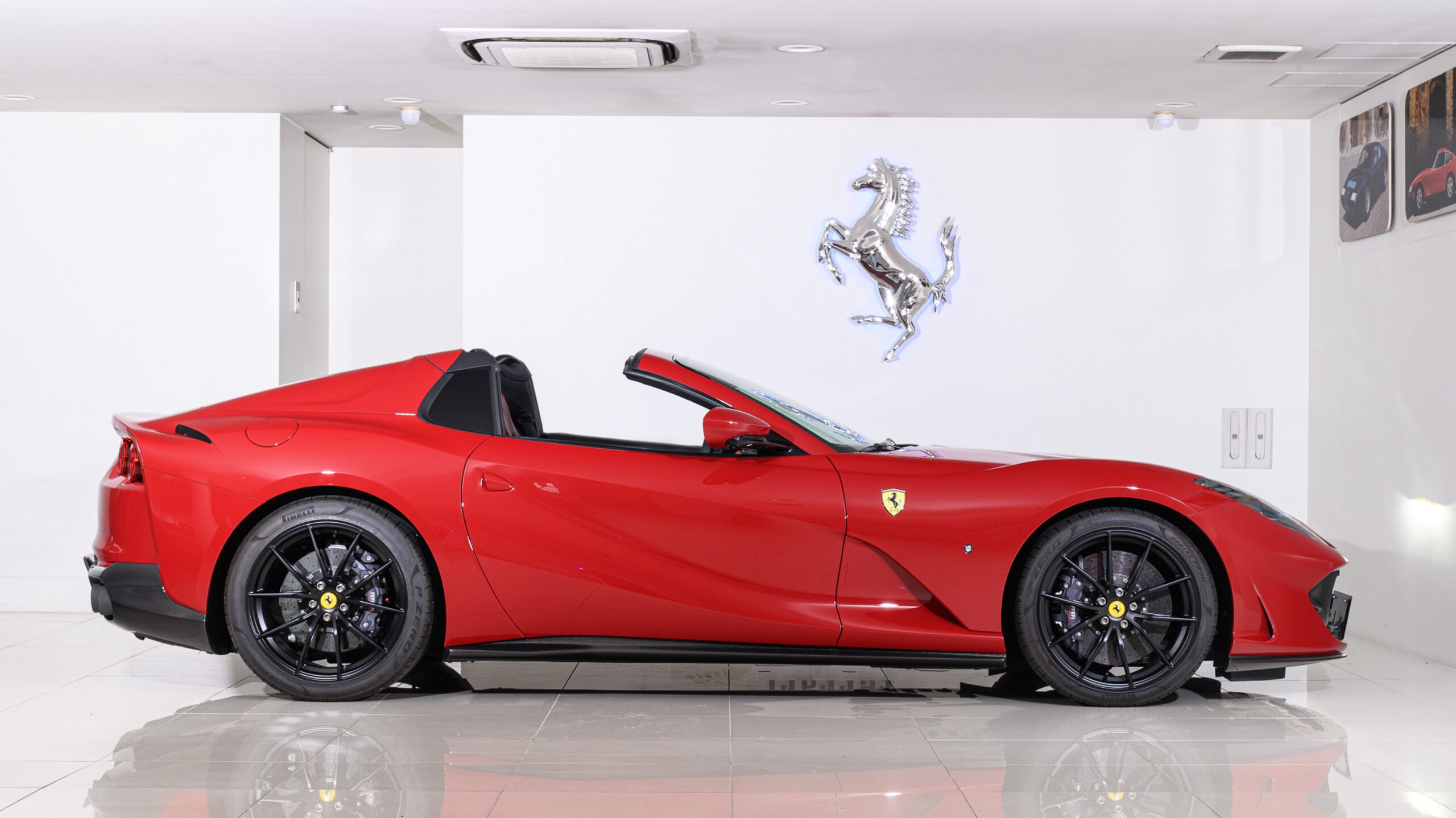 2021 Ferrari 812GTS — Photo 6 / 32