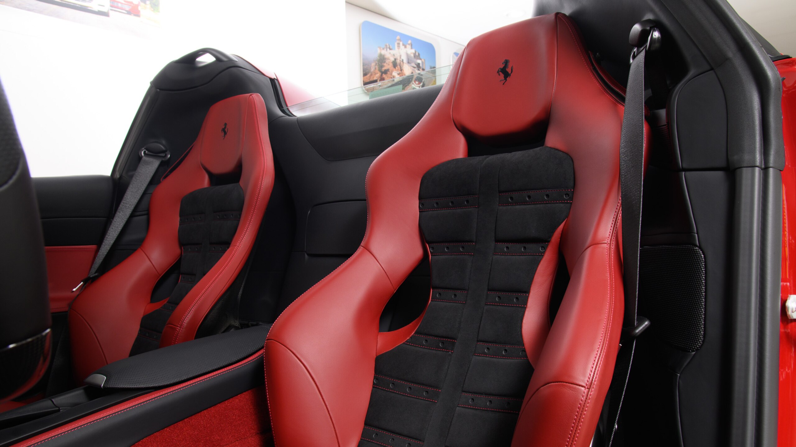 2021 Ferrari 812GTS — Photo 9 / 32