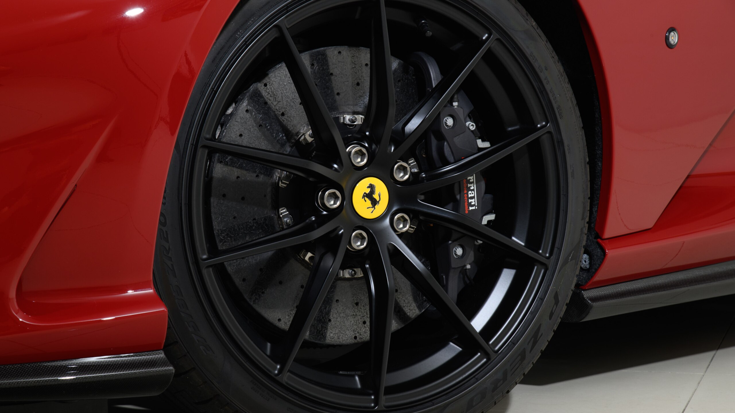 2021 Ferrari 812GTS — Photo 17 / 32