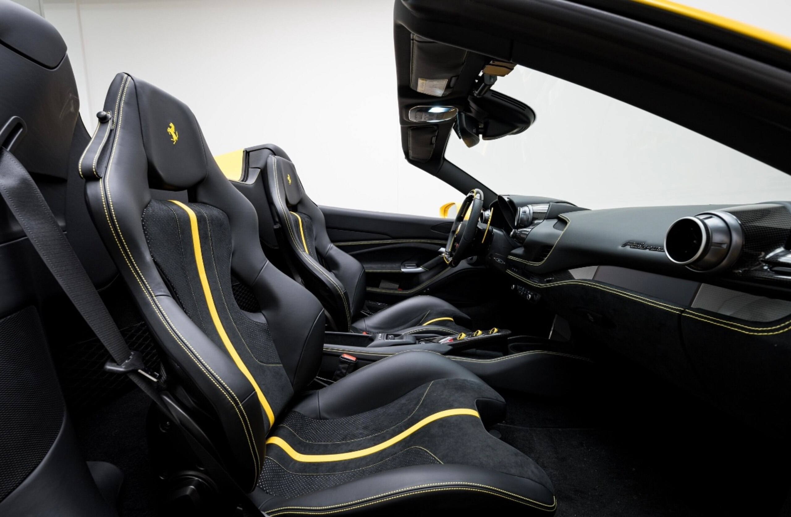 2021 Ferrari F8 Spider — Photo 22 / 36