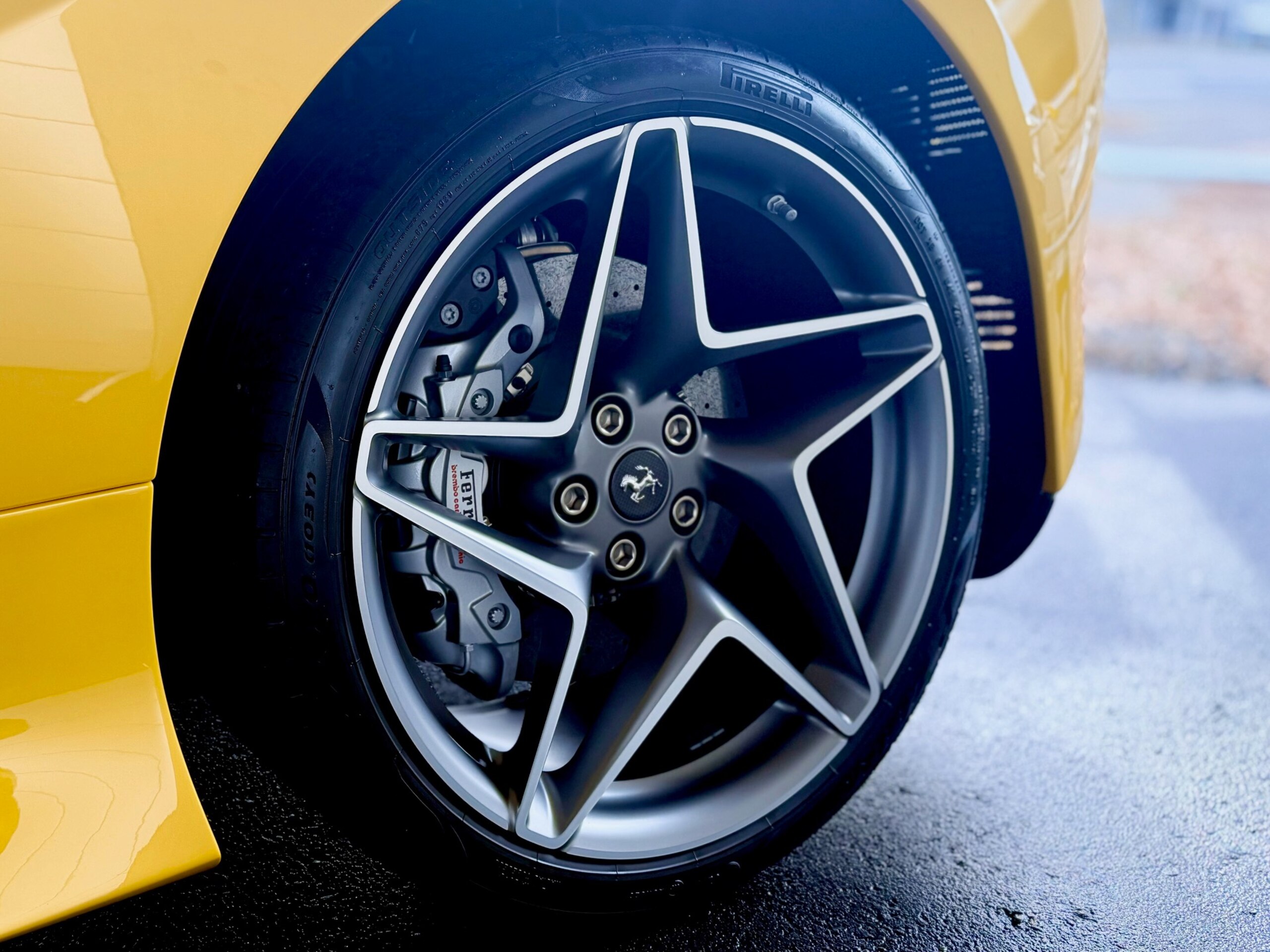 2021 Ferrari F8 Spider — Photo 24 / 36