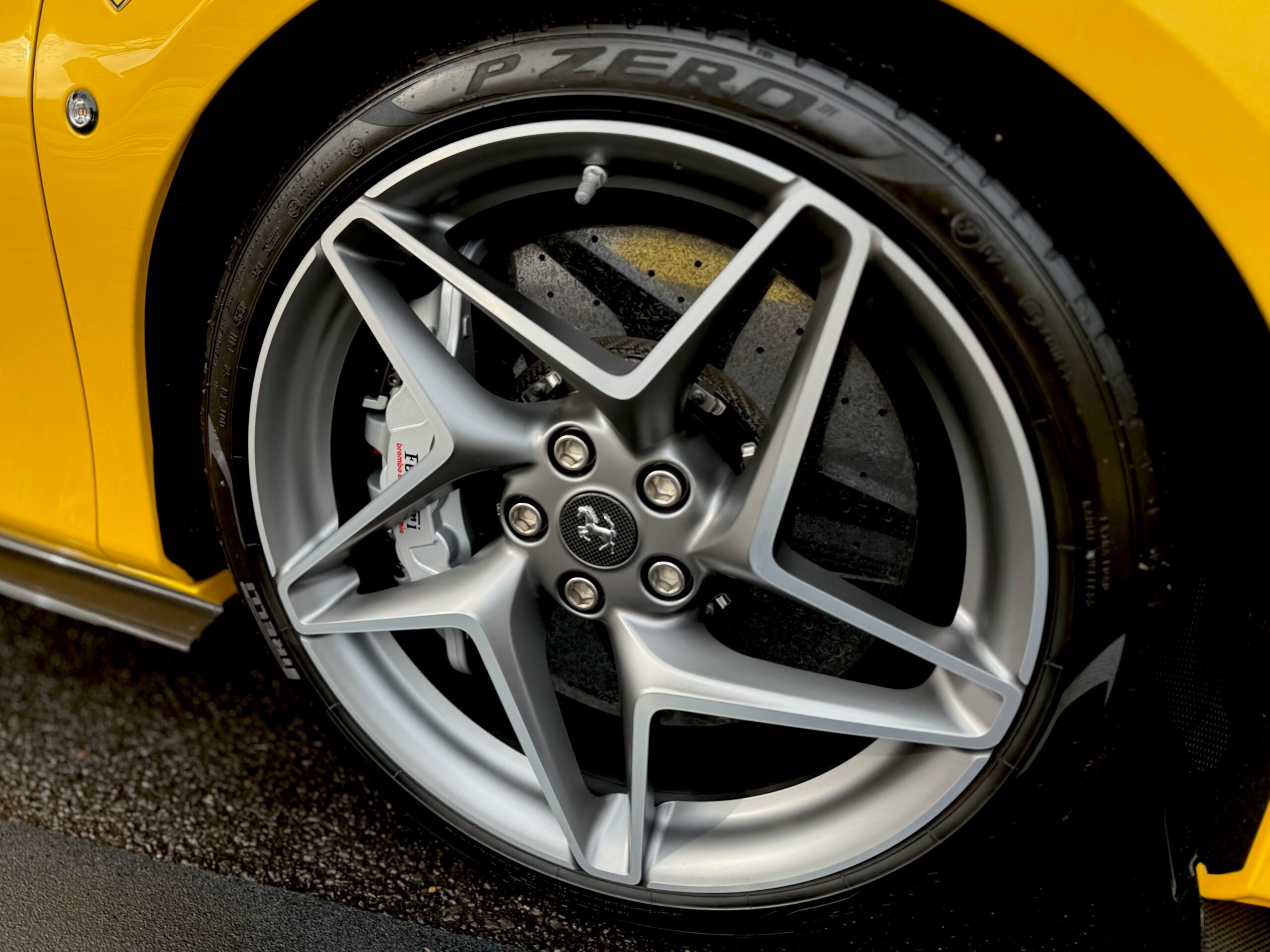 2021 Ferrari F8 Spider — Photo 26 / 36
