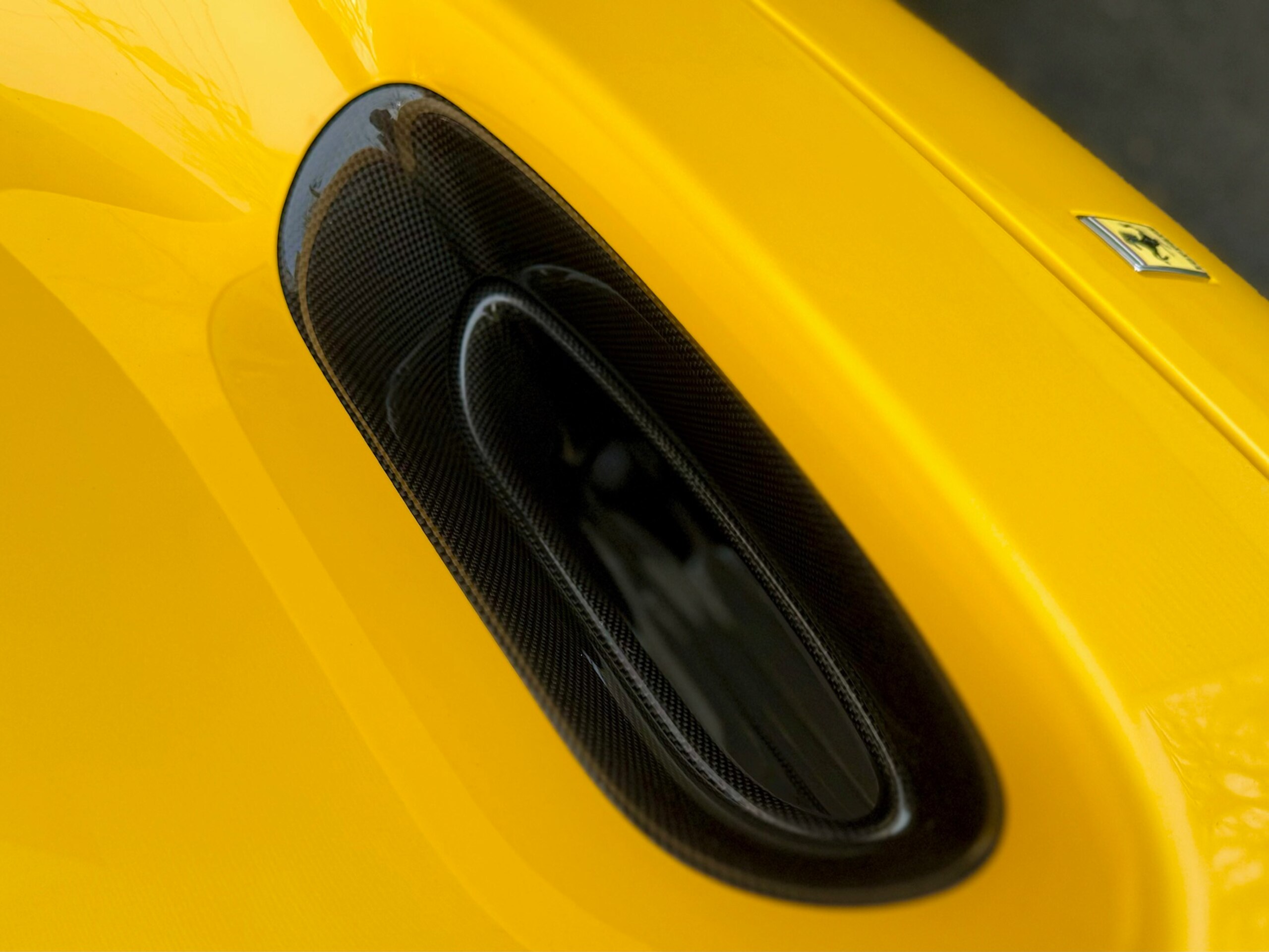2021 Ferrari F8 Spider — Photo 32 / 36