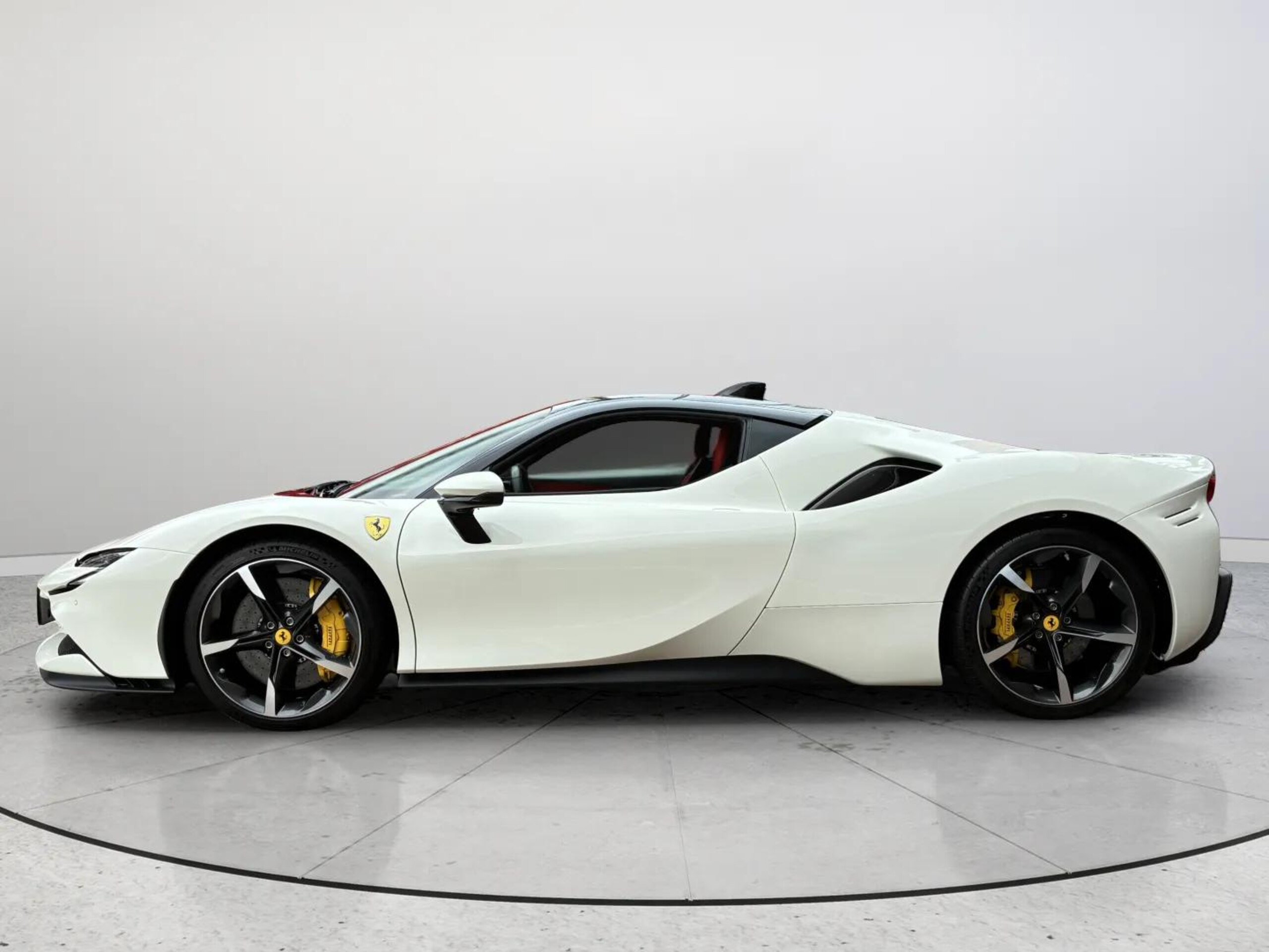 2021 Ferrari SF90 Stradale — Photo 6 / 19