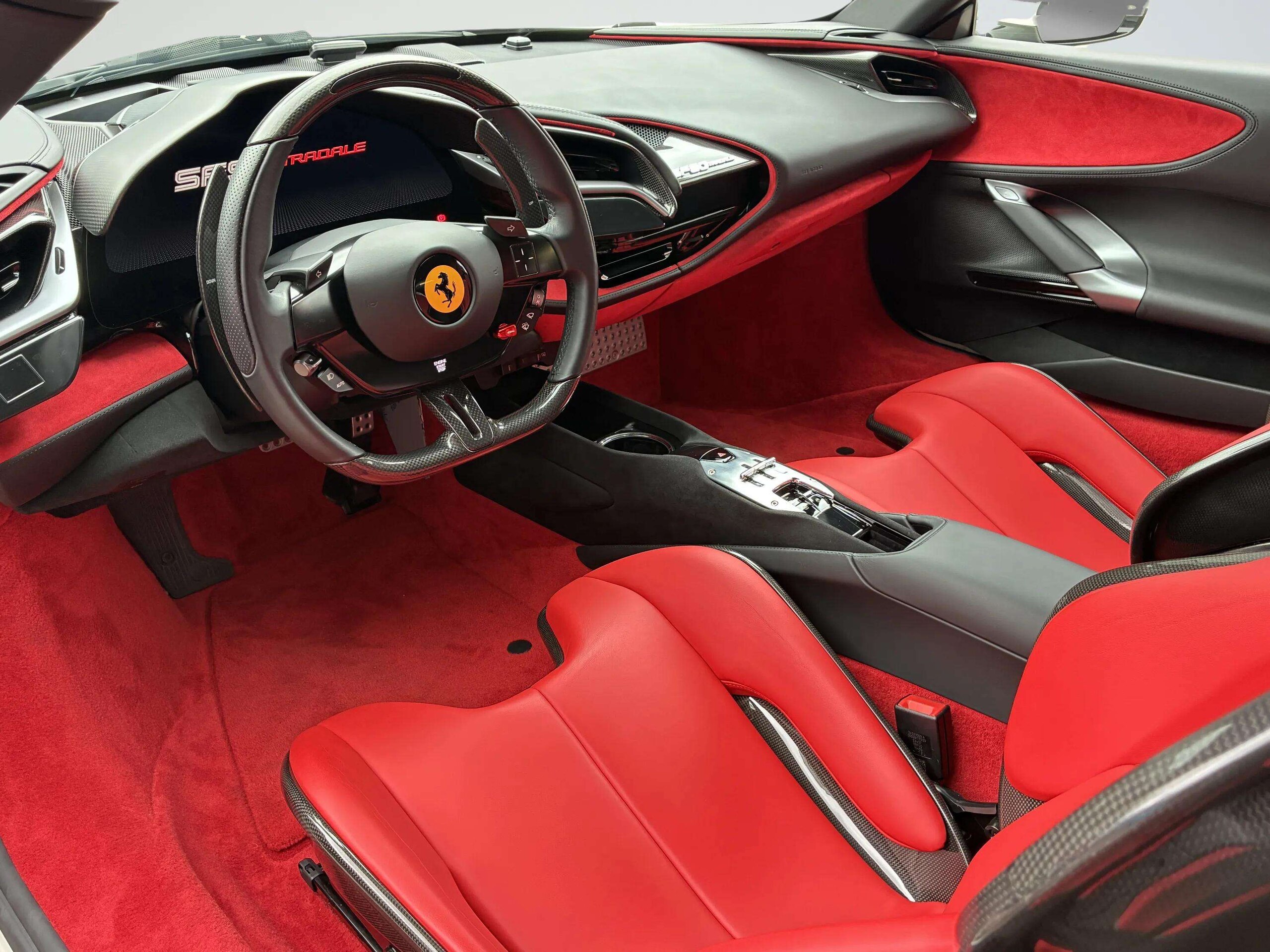 2021 Ferrari SF90 Stradale — Photo 10 / 19
